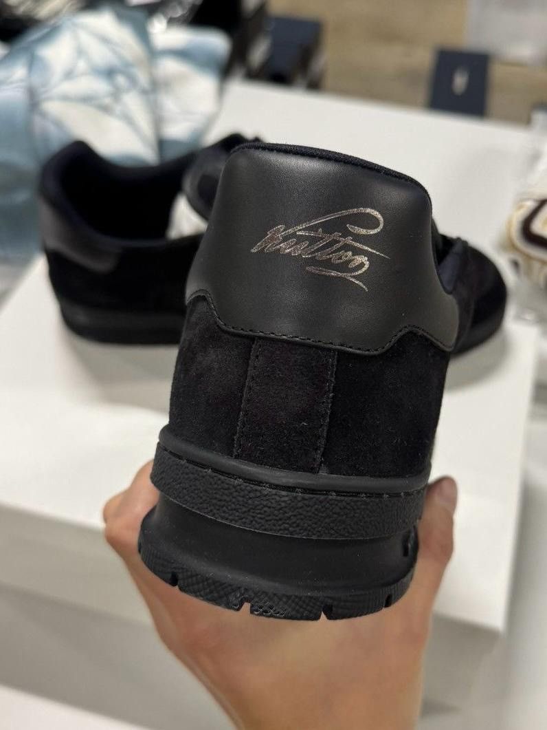 Louis Vuitton Louis Vuitton Uniform Sneakers - Black Suede. UK6. EU40 Size US 7 / EU 40 - 5 Thumbnail