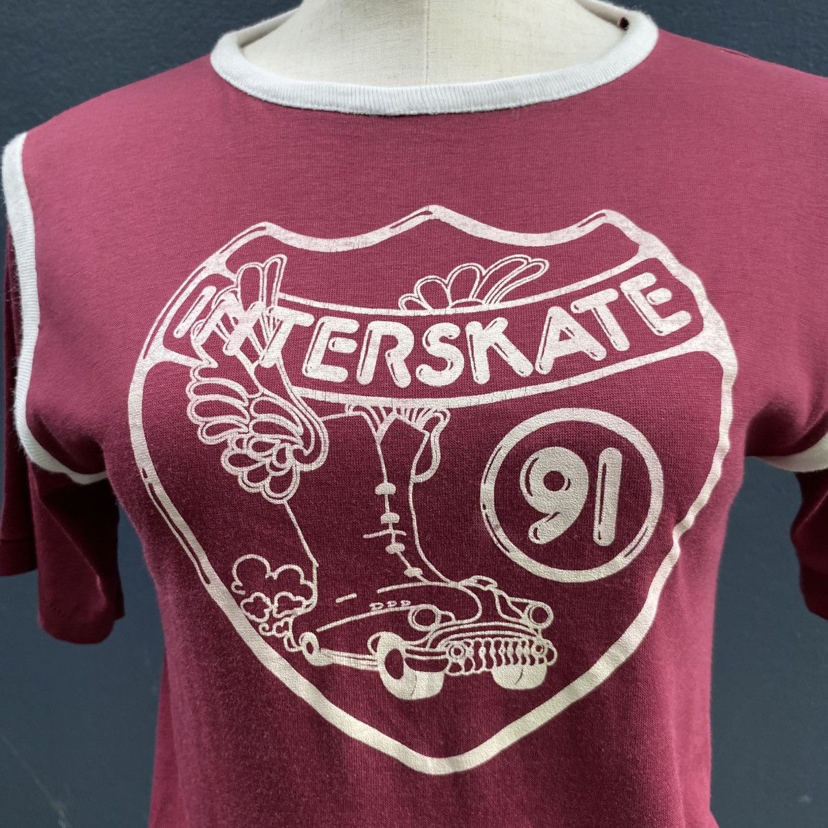 Vintage Medalisty Pride SULA Burgundy Interskate Graphic T-Shirt Size S / US 4 / IT 40 - 6 Thumbnail