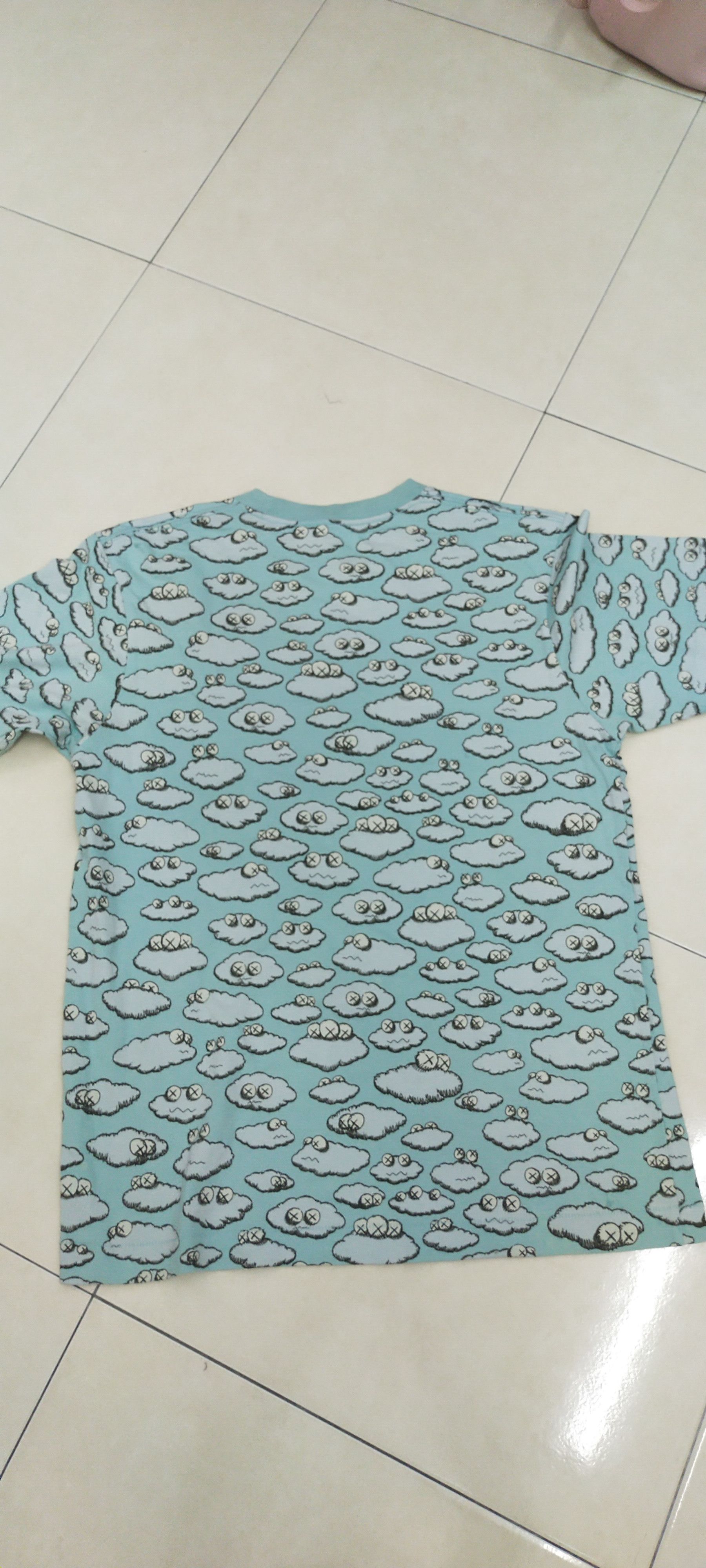 Kaws × Uniqlo × Vintage KAWS vintage Size US S / EU 44-46 / 1 - 6 Thumbnail