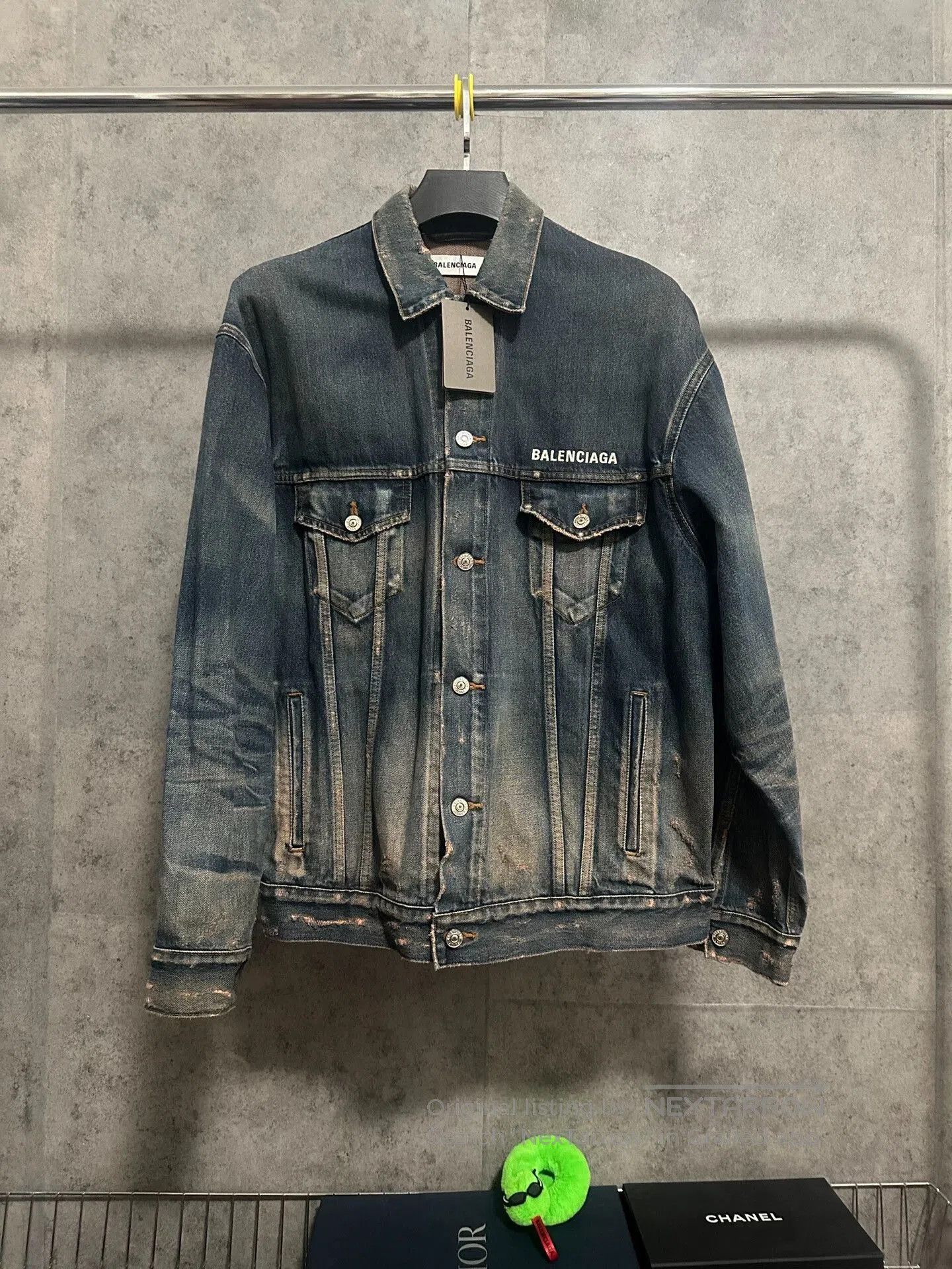 Balenciaga balenciaga embroidered blue denim jacket. Size US M / EU 48-50 / 2 - 1 Thumbnail