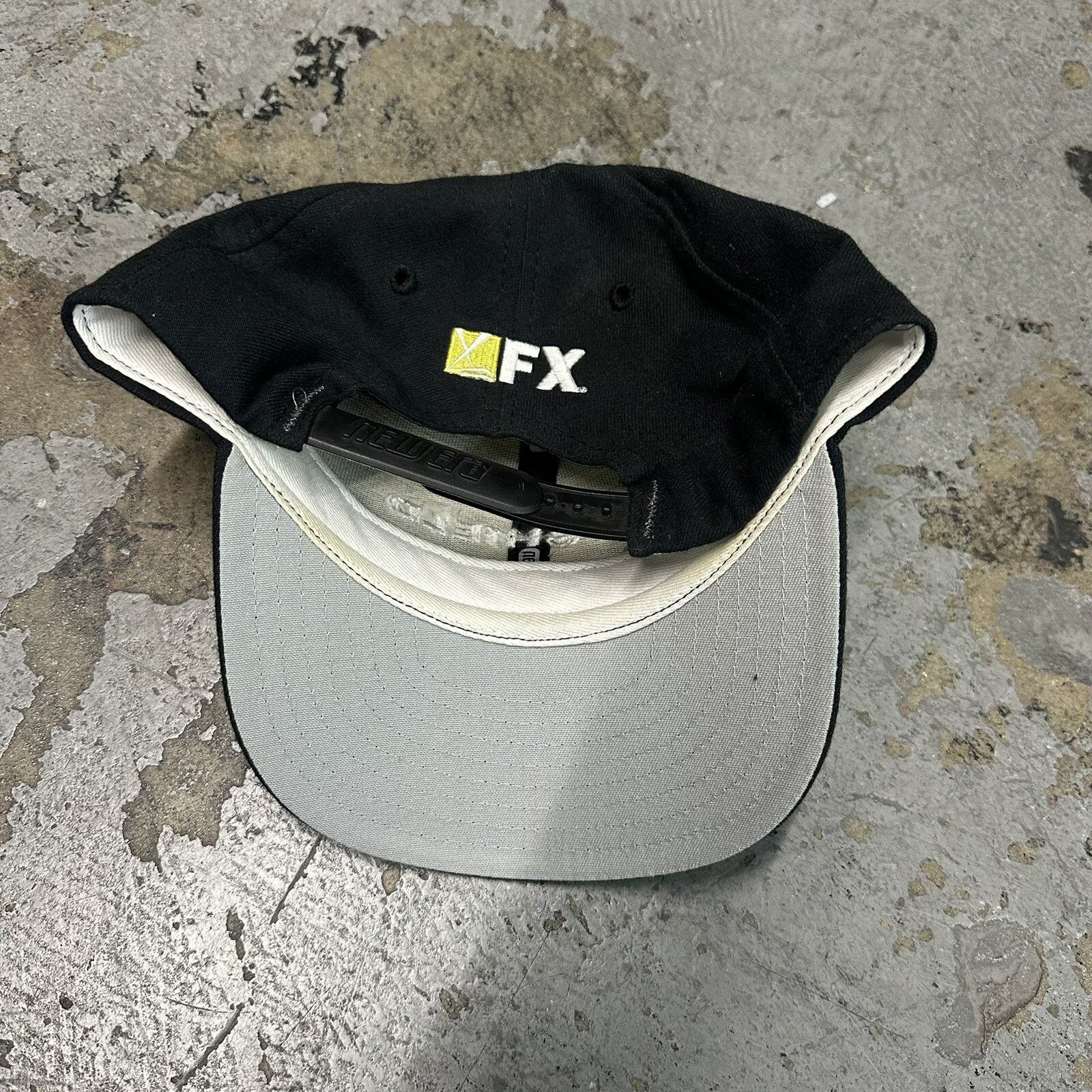 New Era × Vintage Vintage Y2K New Era The Shield TV Show Cast & Crew Hat Size ONE SIZE - 2 Thumbnail