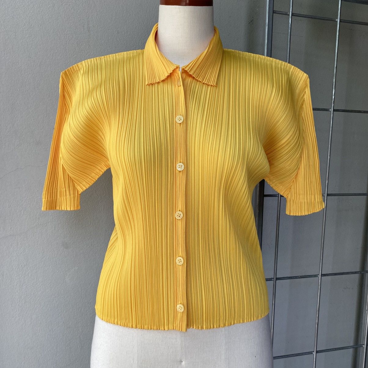 Pleats Please Issey Miyake Pleats Please Issey Miyake Sunshine Pleated Yellow Shirt Size M / US 6-8 / IT 42-44 - 1 Thumbnail