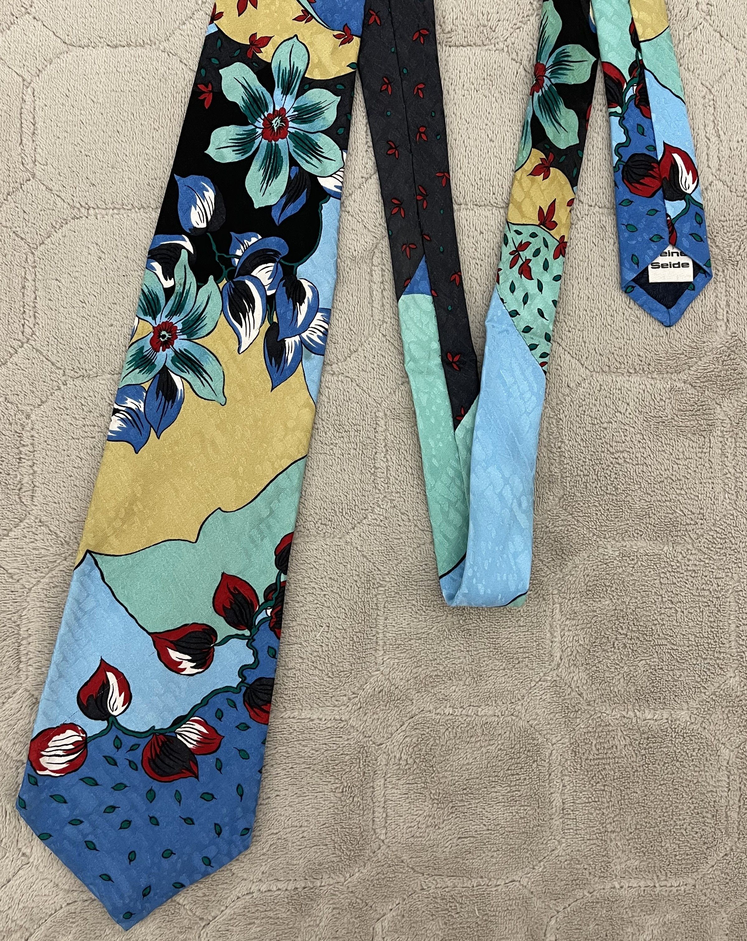 Vintage La Cravate Reine Seide Vintage Tie Size ONE SIZE - 1 Thumbnail