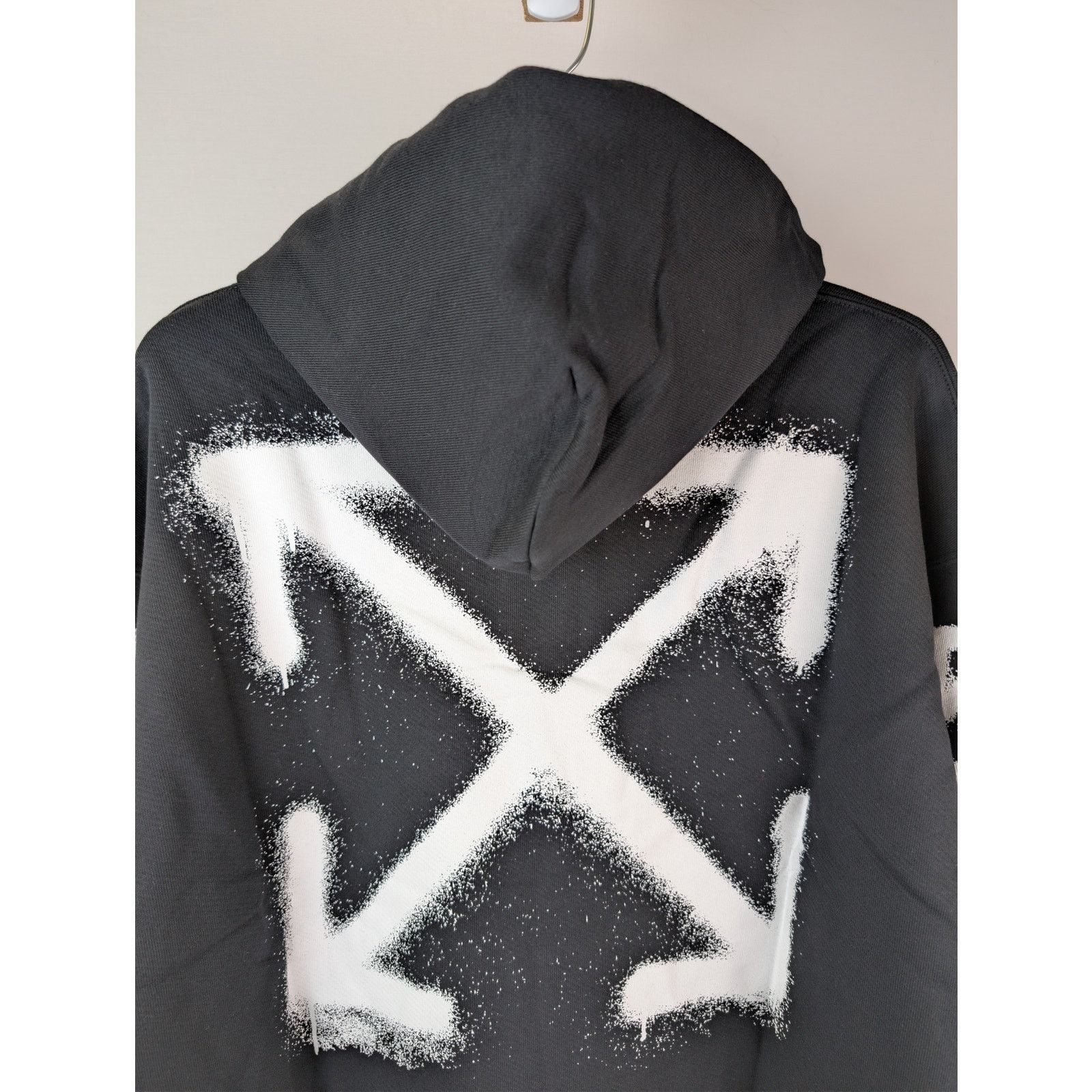 Off-White o1rshd1 Spray Can Arrow Skate Hoodie in Black Size US L / EU 52-54 / 3 - 14 Thumbnail