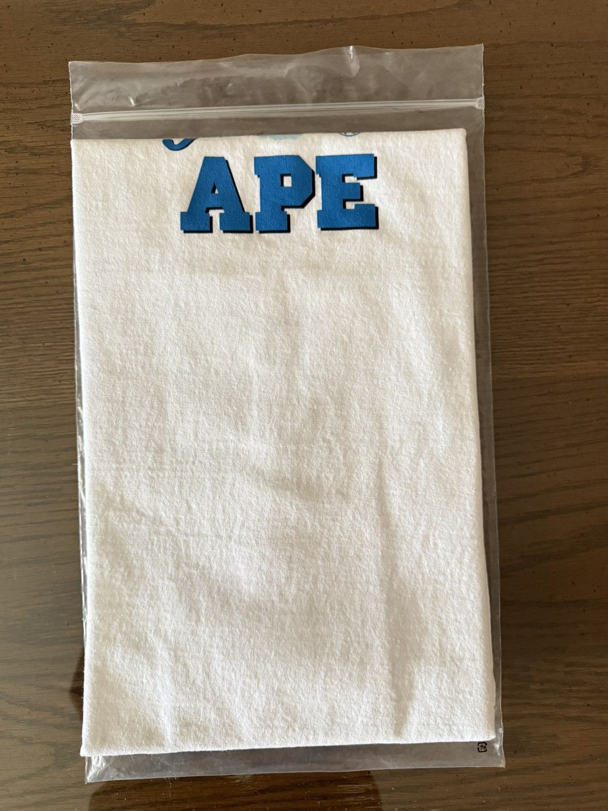 Bape Bape Miami store 3rd anniversary tee DS size L Size US L / EU 52-54 / 3 - 2 Thumbnail