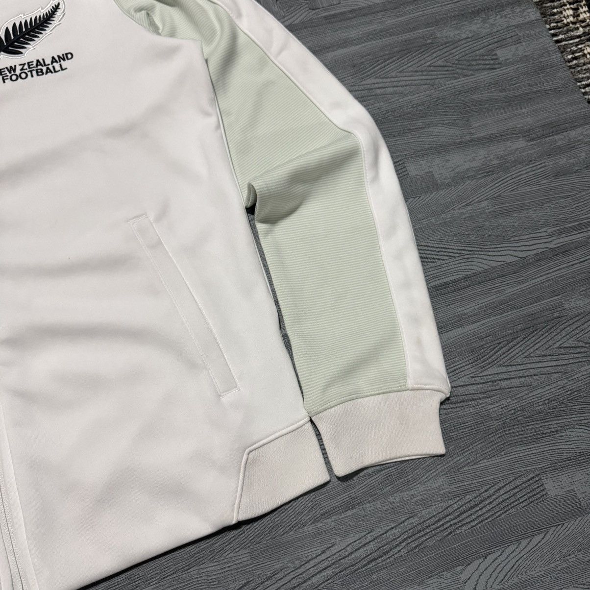 Nike Nike New Zealand Football Sportswear Jacket Size US L / EU 52-54 / 3 - 2 Thumbnail