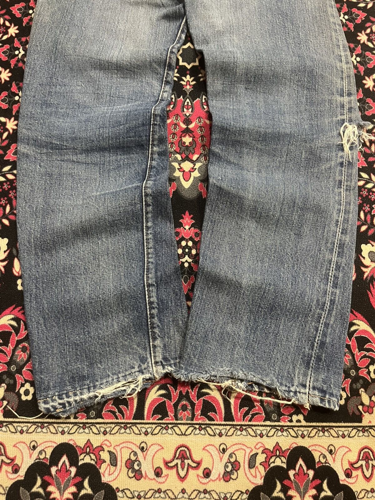 Levi's Vintage 60s Levi’s 501 Button No 6 Distressed Selvedge Jeans Size US 28 / EU 44 - 19 Thumbnail