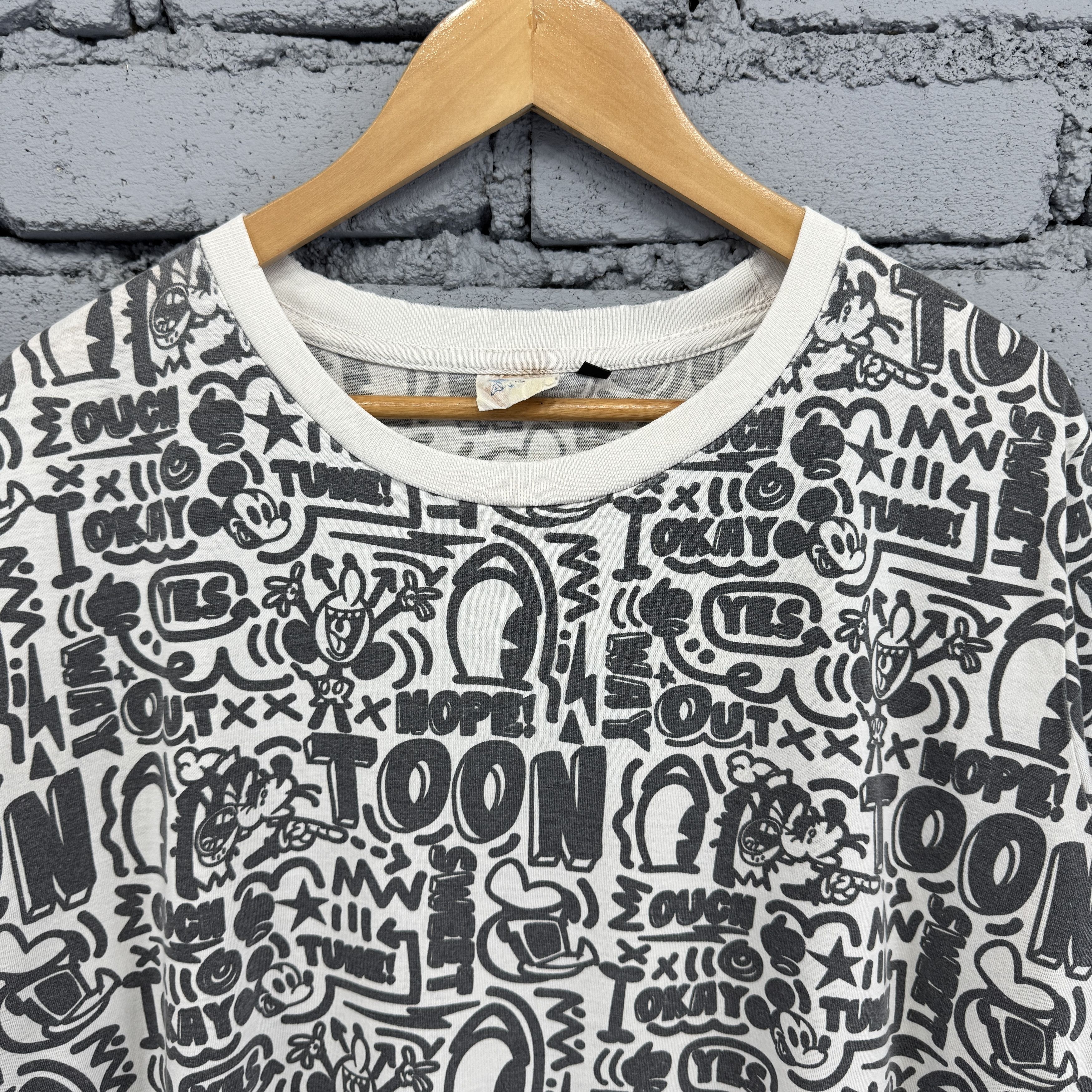 Vintage Rare Vintage 90s Mickey Mouse Disney All Overprint Tshirt Size US L / EU 52-54 / 3 - 3 Thumbnail