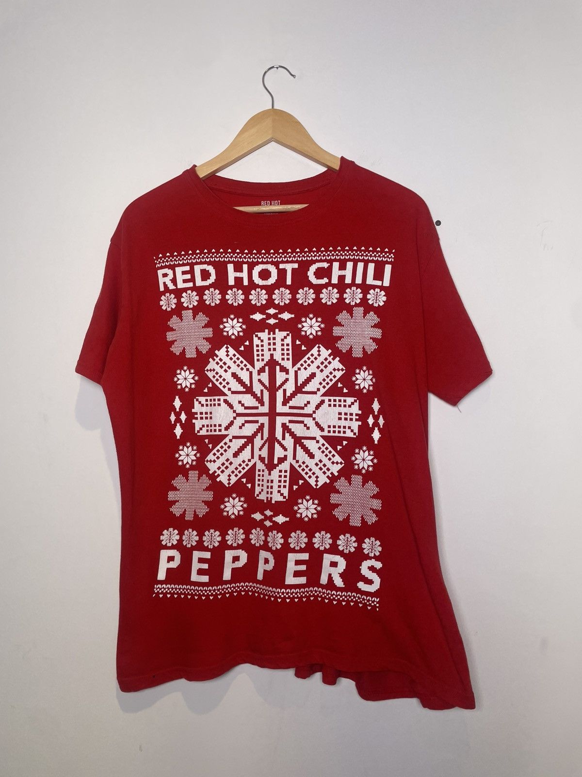 Other Red Hot Chili Peppers Holiday Snowflake Band Tee Red Size US XL / EU 56 / 4 - 1 Thumbnail