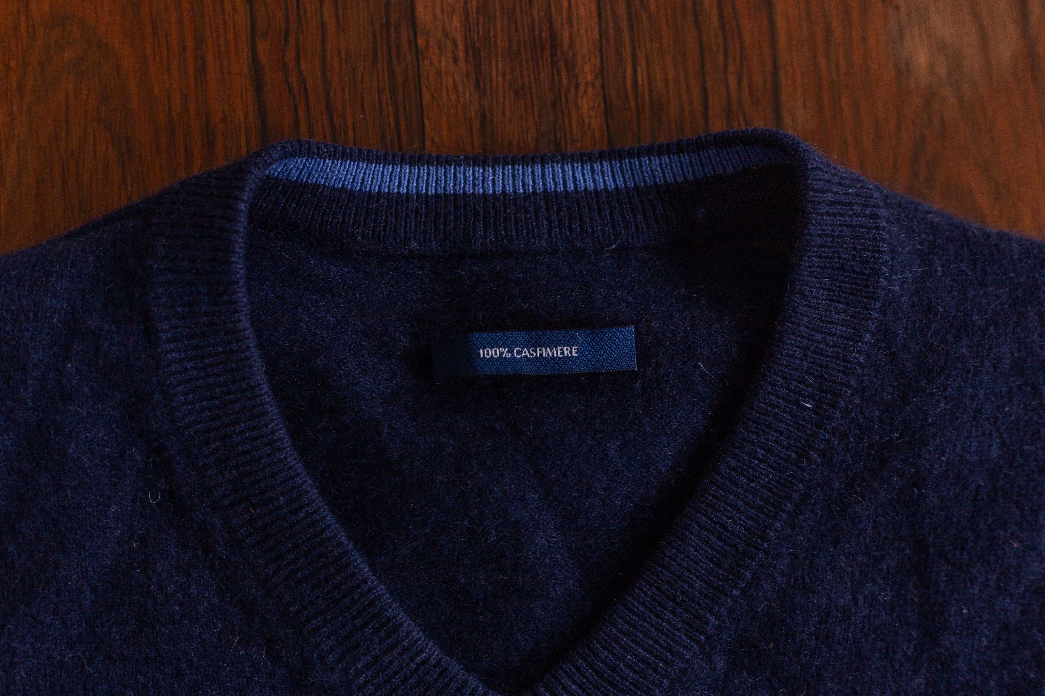 Other Classic Navy Blue 100% Cashmere V-Neck Sweater Size US M / EU 48-50 / 2 - 3 Thumbnail