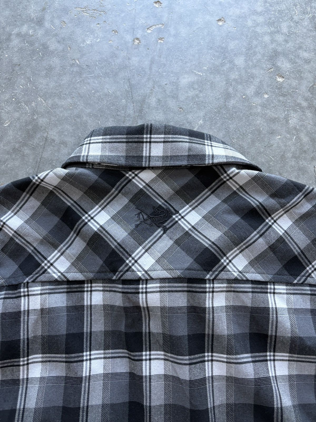 Arc'teryx Arcteryx Gryson Button Up Shirt Plaid Hidden Buttons Size US L / EU 52-54 / 3 - 8 Thumbnail