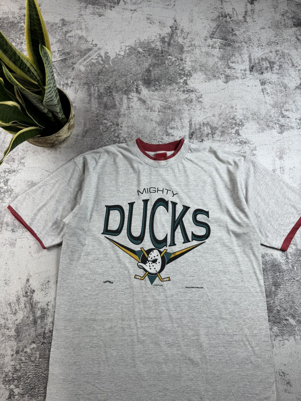 NHL Mighty Ducks 1995 NHL Hockey Kick Nutmeg Vintage Men’s Cotton T Shirt Tee Jersey Size US XL / EU 56 / 4 - 4 Thumbnail