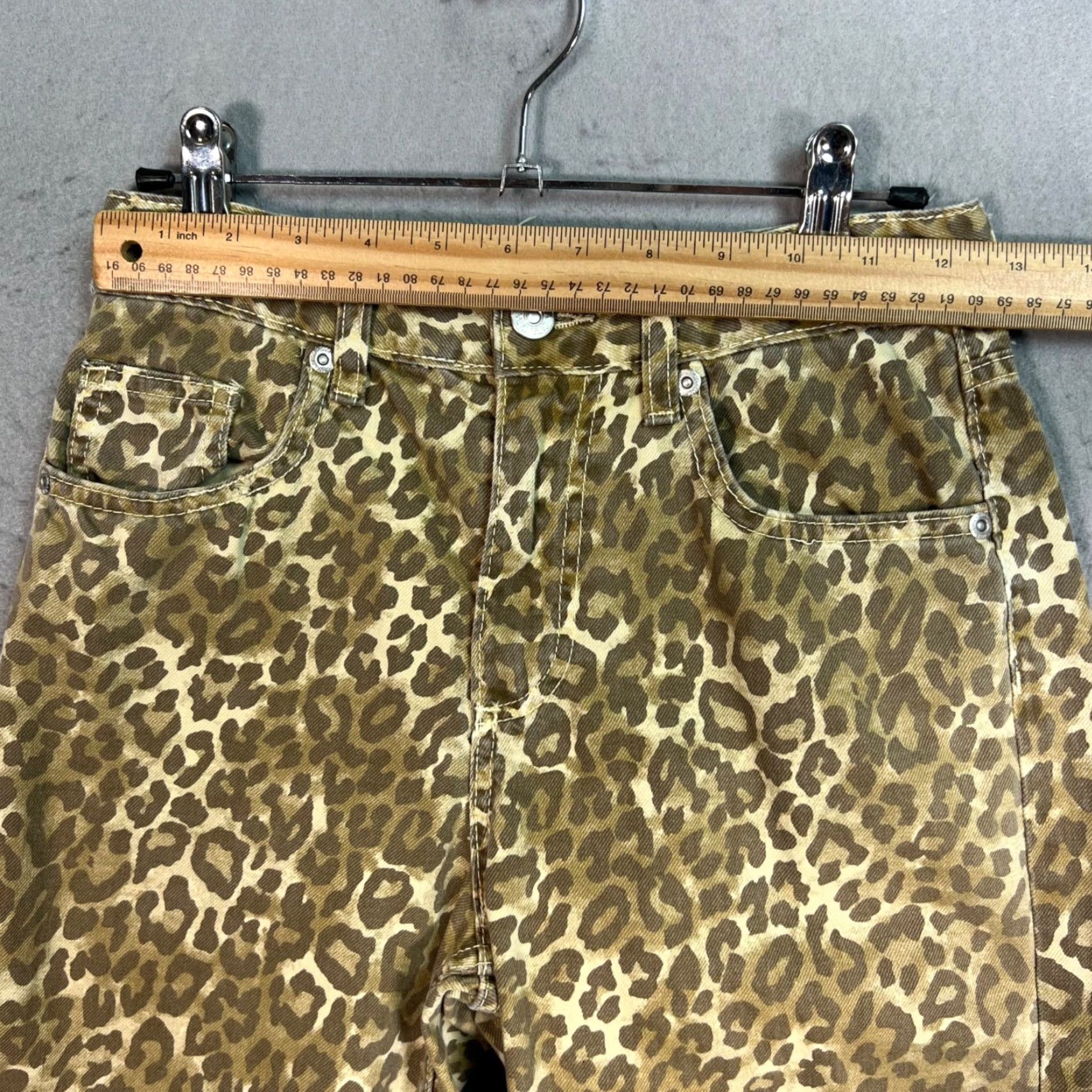 Zara Zara Jeans Leopard Print Mid Waist Denim Straight Leg 2 Beige Cotton Inseam 32" Regular Rise Mid Womens Size 26" / US 2 / IT 38 - 5 Thumbnail