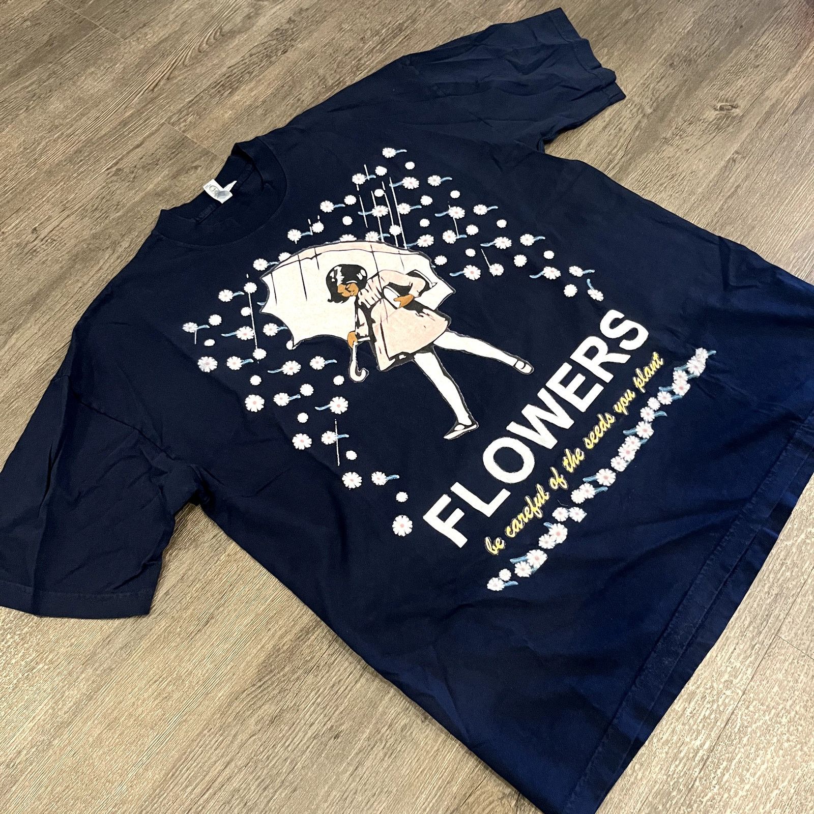 Los Angeles Apparel Los Angeles Apparel Flowers Graphic Tee Streetwear Size US XL / EU 56 / 4 - 2 Thumbnail