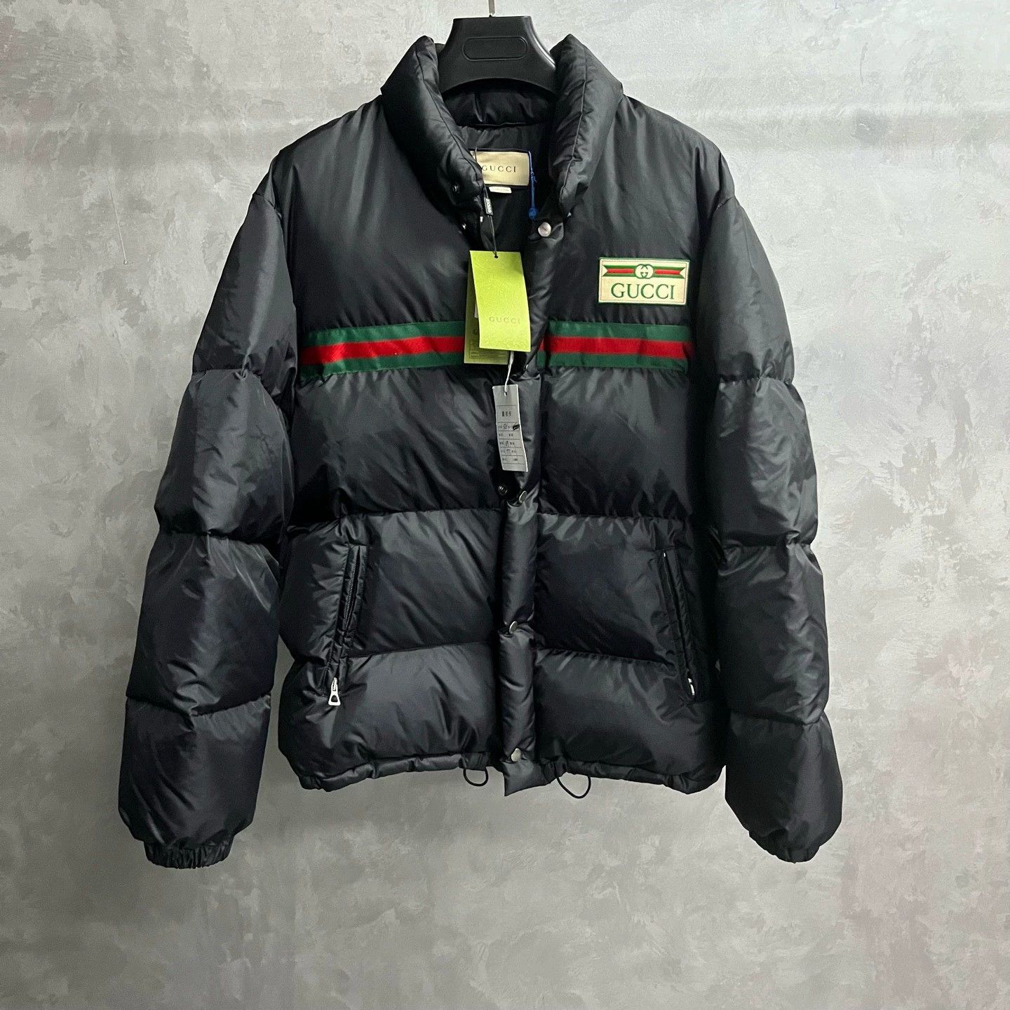 Gucci gucci black waterproof puffy jacket with logo Size US L / EU 52-54 / 3 - 1 Thumbnail