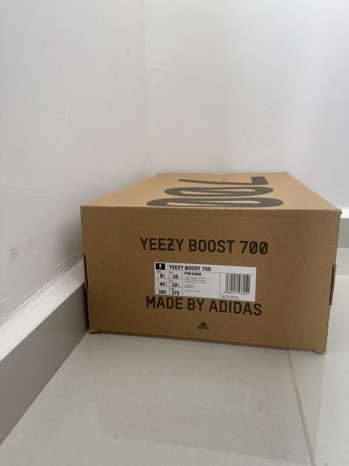 Yeezy yezzy boost 700 Size US 10.5 / EU 43-44 - 1 Thumbnail