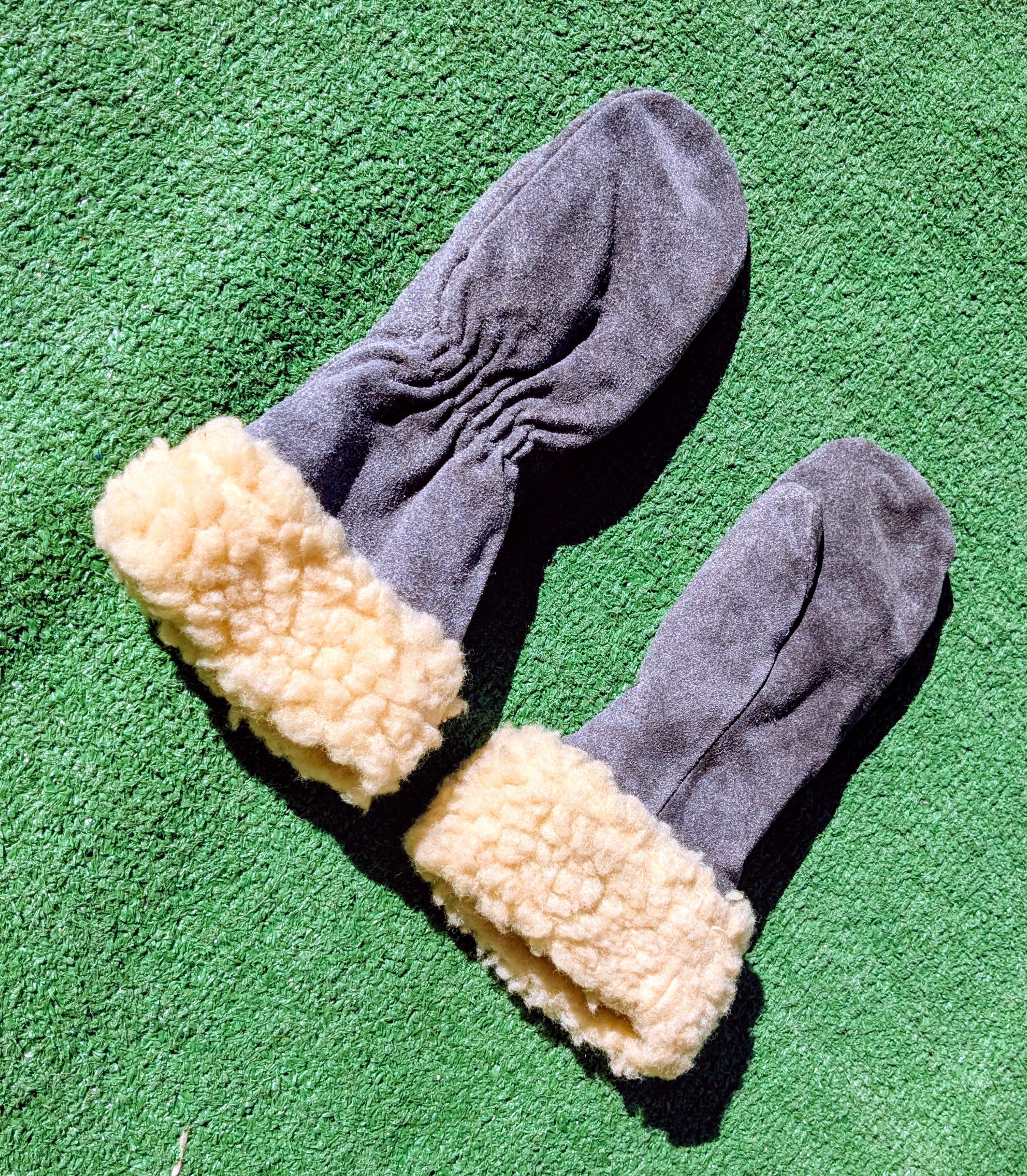 Vintage VTG 1960's Suede w/Wool Interior & Cuff Mittens Glove Set Size ONE SIZE - 1 Thumbnail