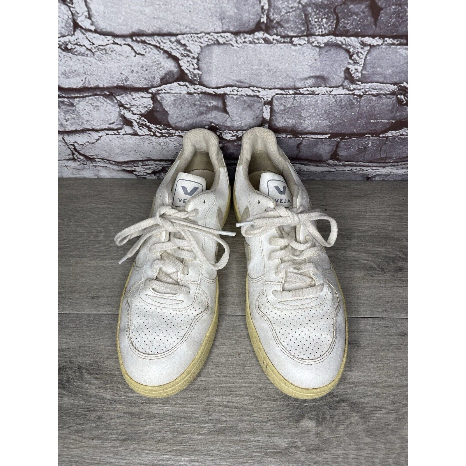 Veja L27 Veja V-12 White Leather Beige Low Top Lace Up Sneakers W Size US 9 / IT 39 - 11 Thumbnail