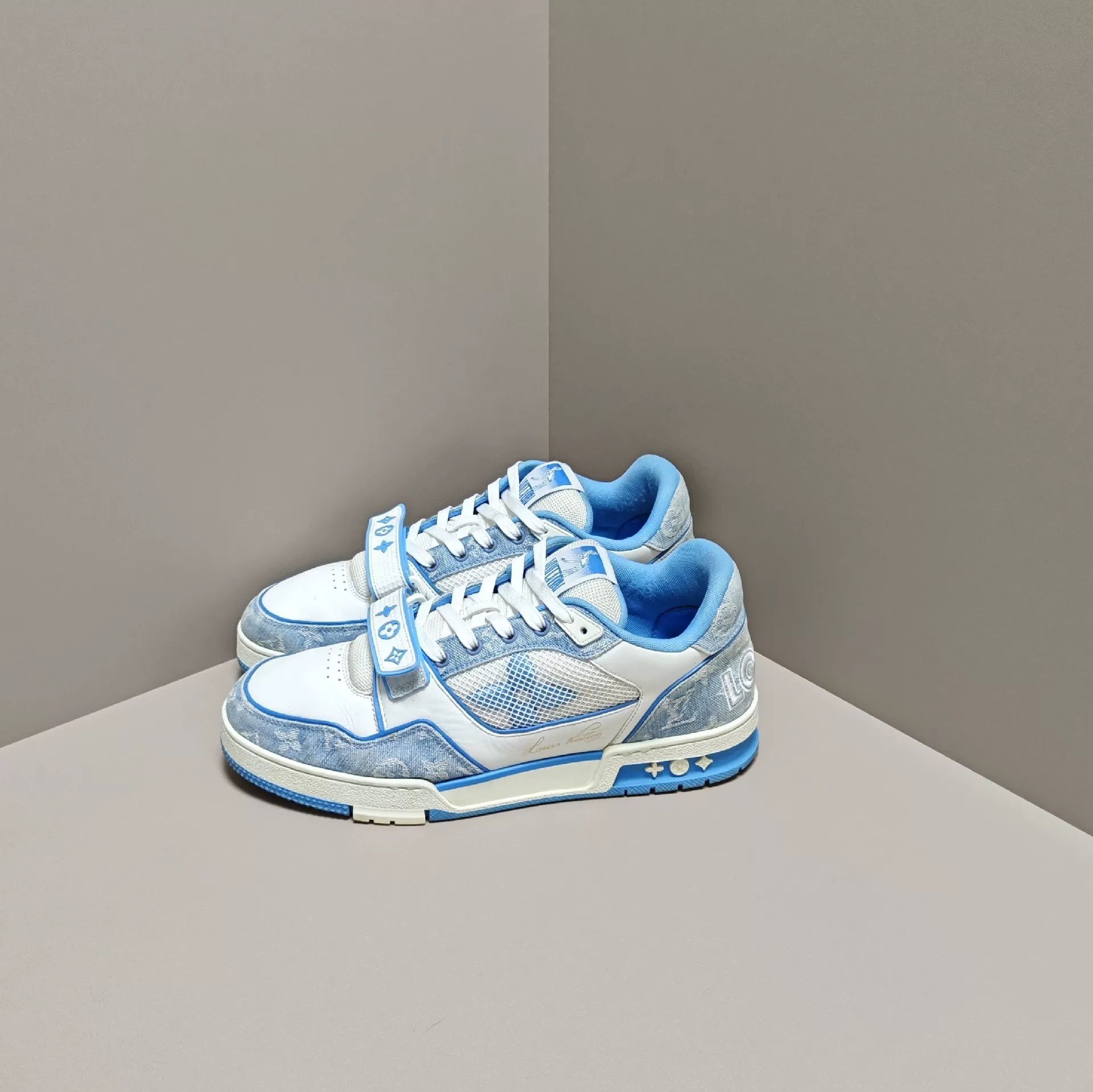 Louis Vuitton Louis Vuitton Training Blue Lowtop Sneakers 10 Men Size US 10 / EU 43 - 1 Thumbnail