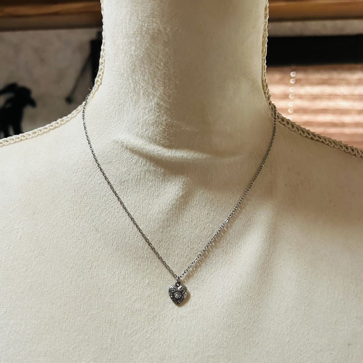 Handmade Handcrafted clear glass stone accent filigree heart necklace Size ONE SIZE - 3 Thumbnail