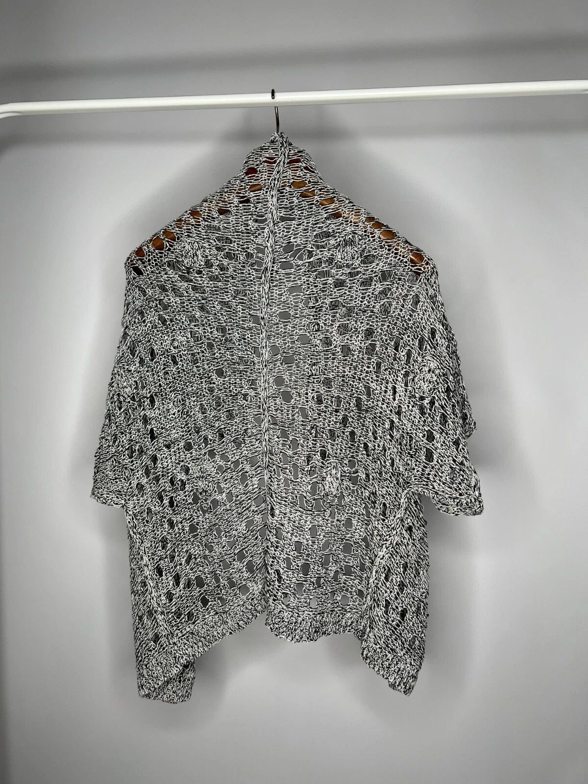 Sarah Pacini Sarah Pacini Black & White Knit Crop Top One Size Lagenlook Size ONE SIZE - 12 Thumbnail