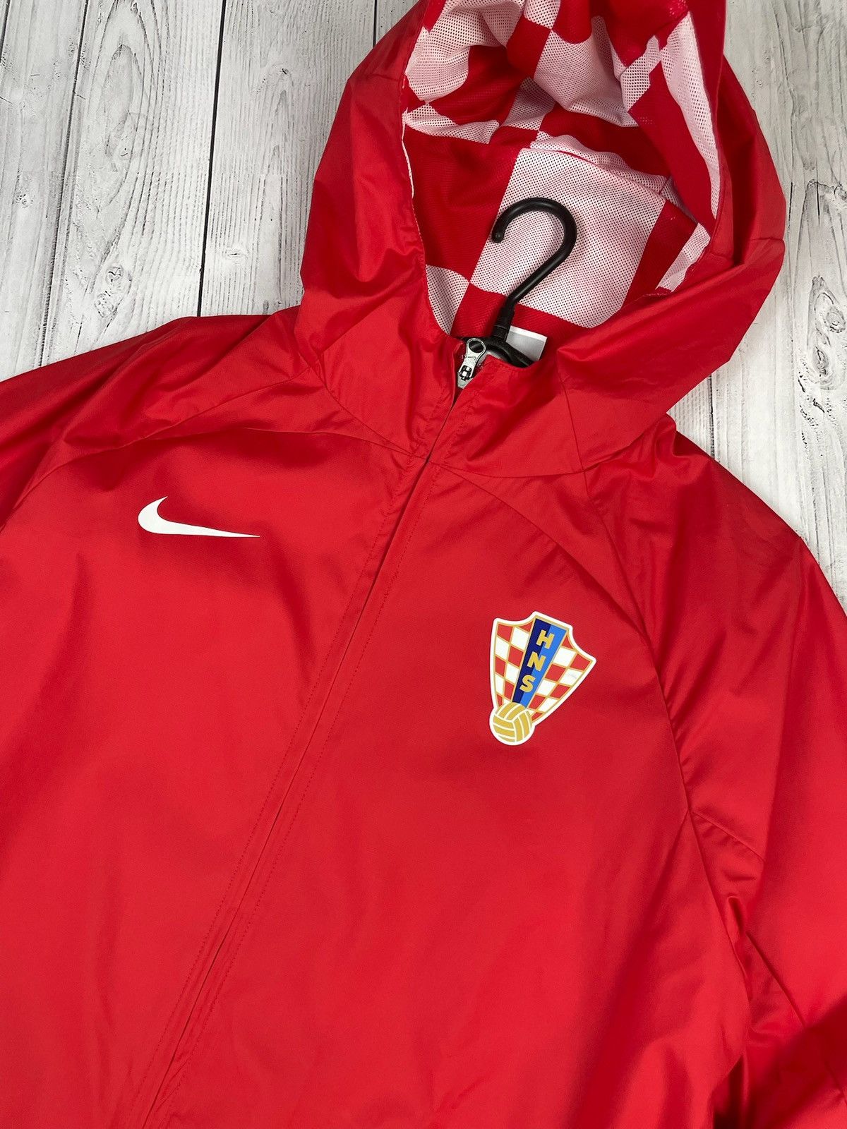 Nike Vintage nike Croatia soccer jacket size M red rare Size US M / EU 48-50 / 2 - 2 Thumbnail