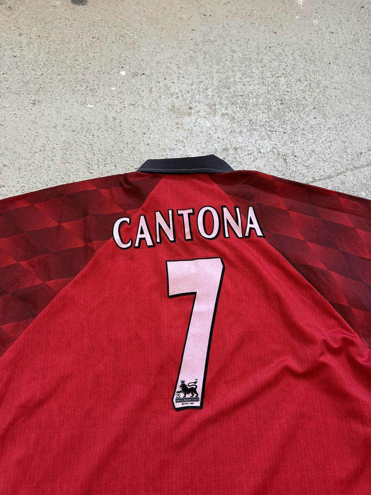 Umbro Vintage Umdro Machster United #7 Cantona Sharp 1996-1998 Size US L / EU 52-54 / 3 - 10 Thumbnail