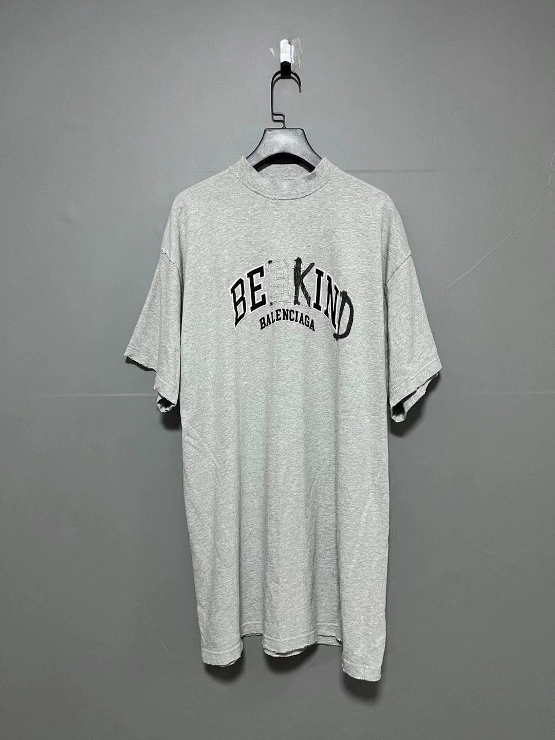 Balenciaga new collection destroys Berkind short sleeves