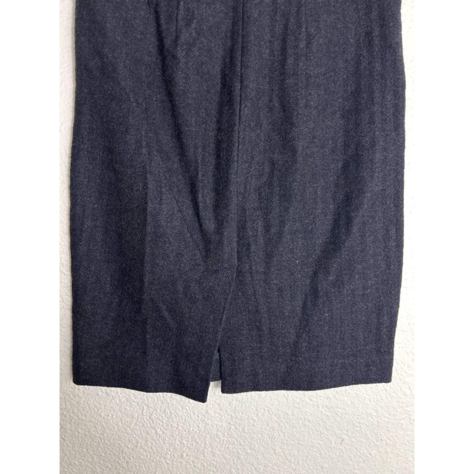 Banana Republic BANANA REPUBLIC Women's Herringbone Pencil Skirt 100% Wool Size 6 Dark Gray Size 28" / US 6 / IT 42 - 7 Thumbnail