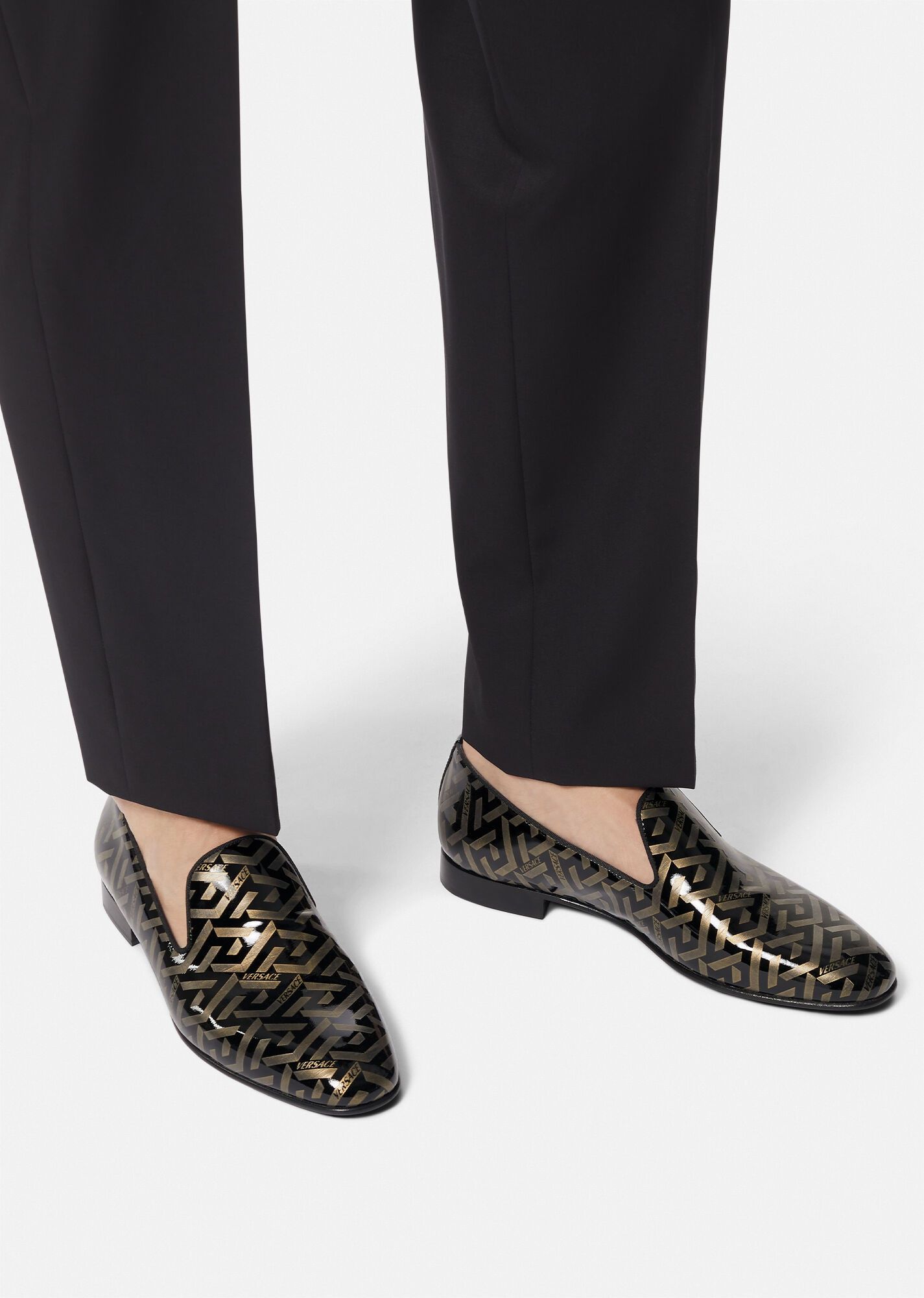 Versace o1y0425 Logo Loafers in Black/Gold Size US 6 / EU 39 - 5 Thumbnail