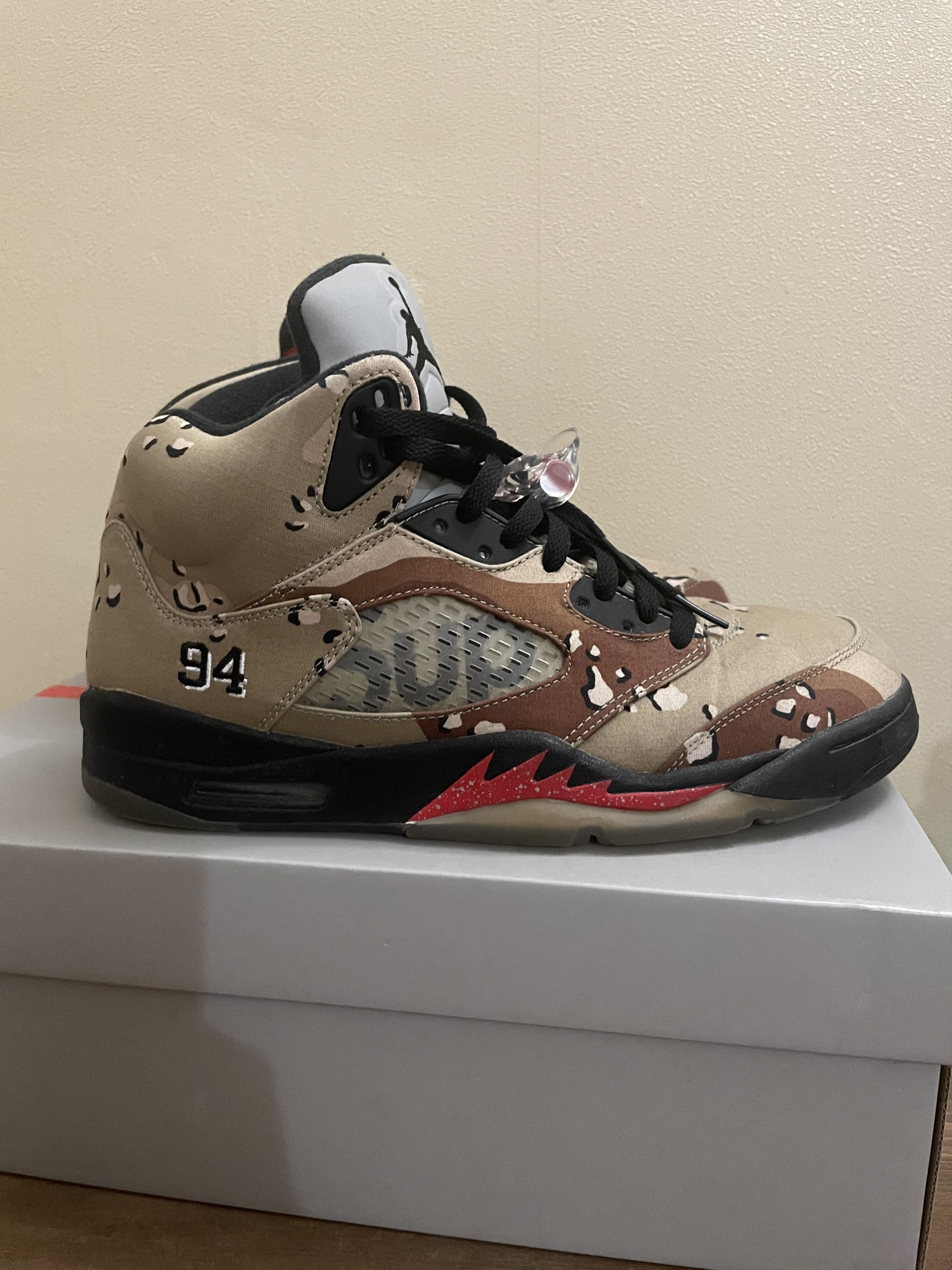 Jordan Brand × Supreme Supreme Jordan 5 Camo Size US 10 / EU 43 - 1 Thumbnail