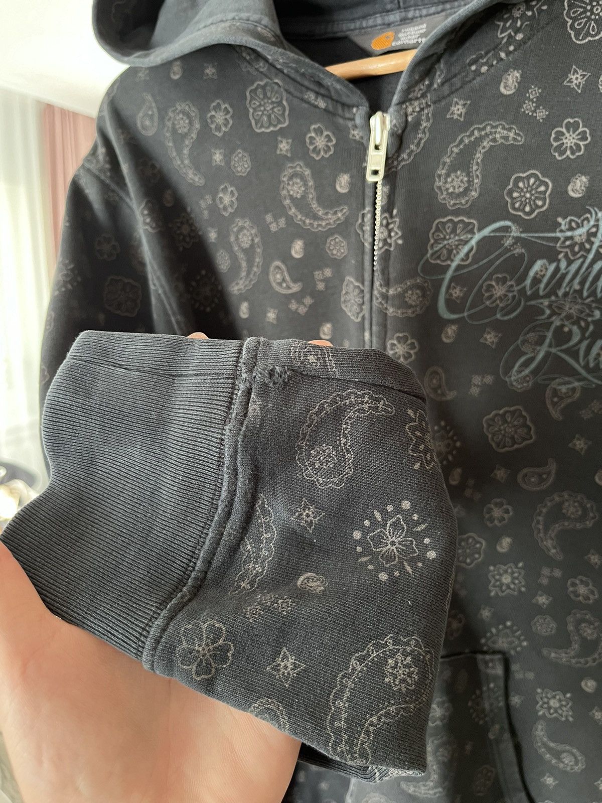 Carhartt Rare Carhartt Raiders Paisley Black Hoodie Vintage Streetwea Size US L / EU 52-54 / 3 - 9 Thumbnail