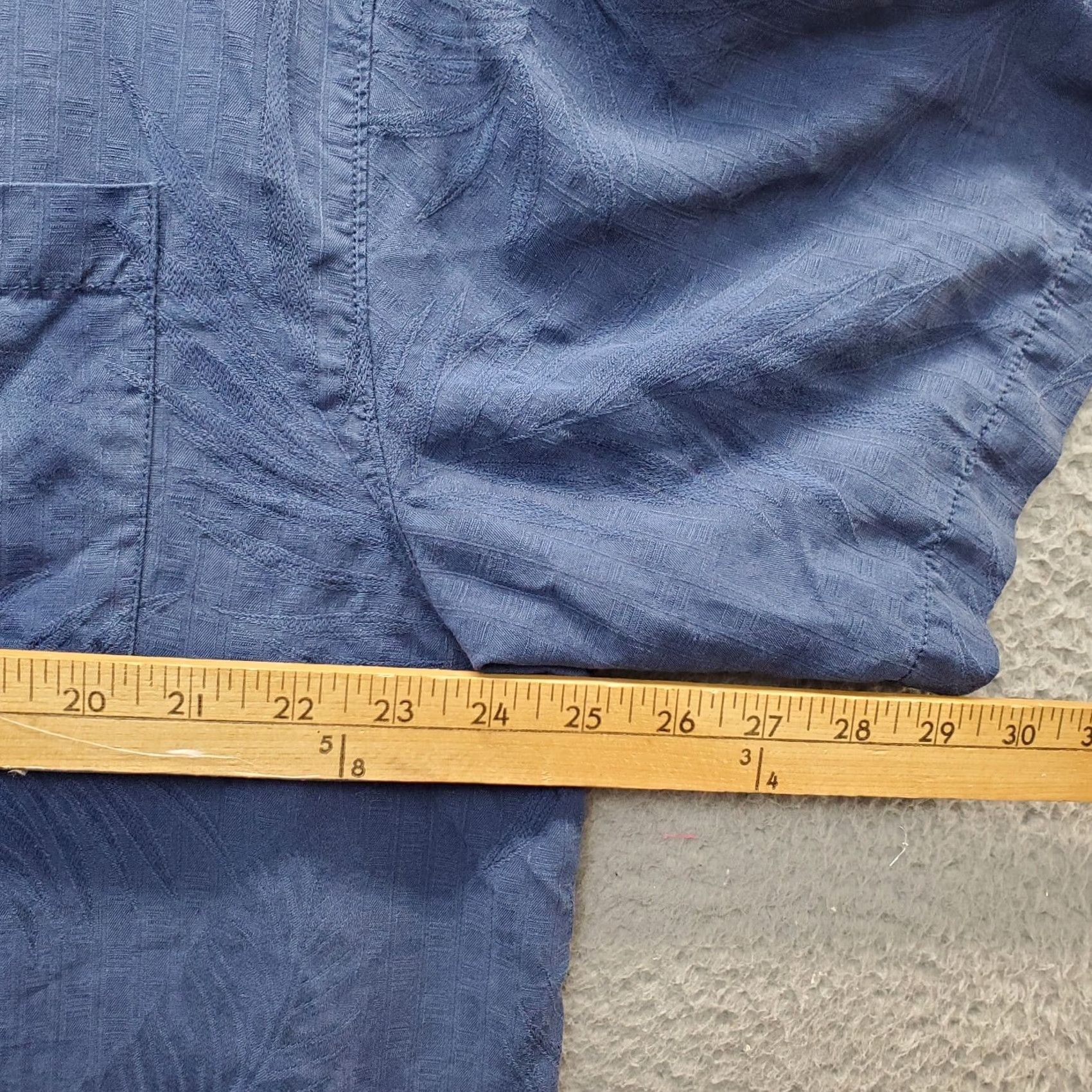 Tommy Bahama VINTAGE Tommy Bahama Shirt Mens XL Navy Silk Original Fit Embossed Palm Leaf Size US XL / EU 56 / 4 - 6 Thumbnail