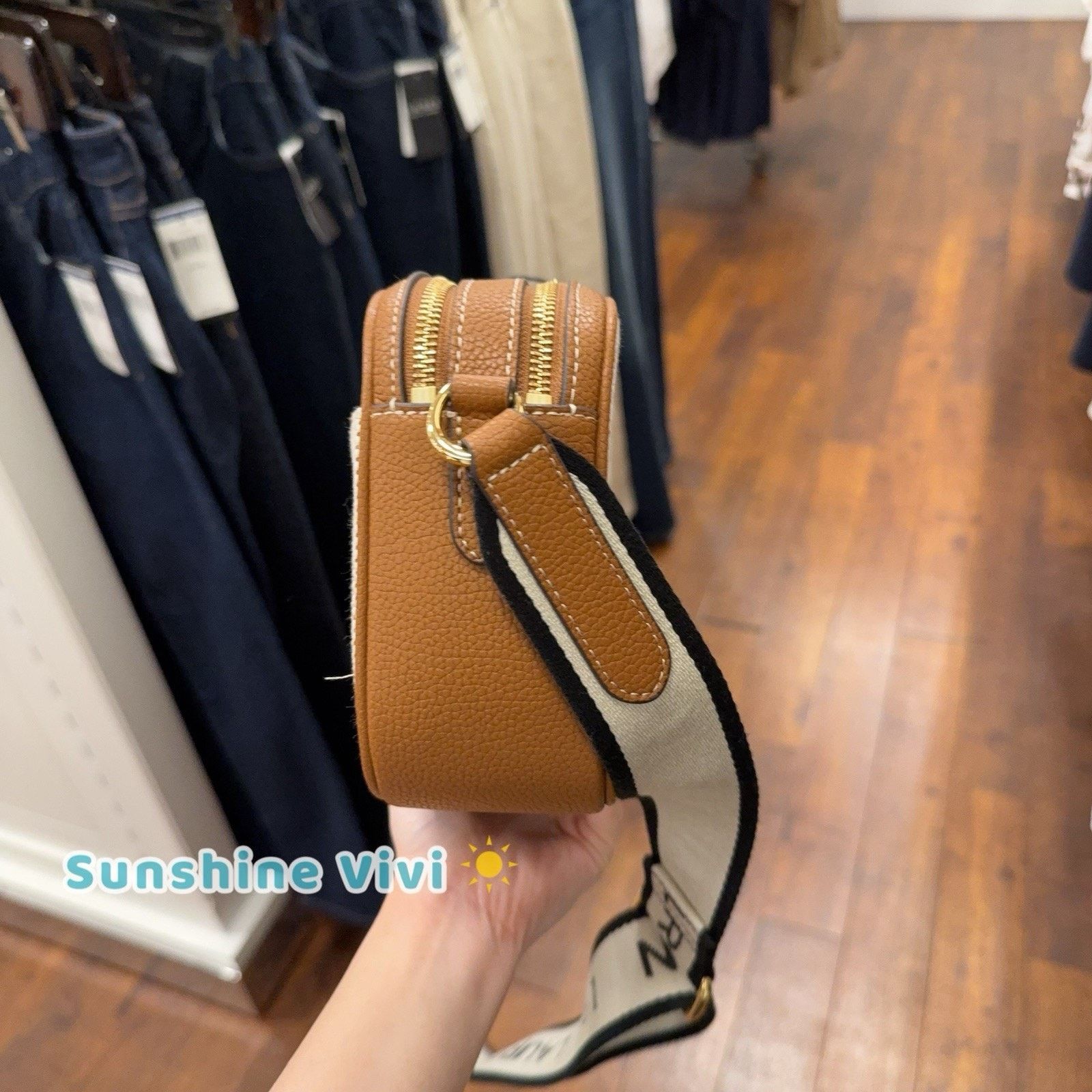 Lauren Ralph Lauren NWT Lauren Ralph Lauren Carrie Pebble Crossbody Bag Tan Size ONE SIZE - 4 Thumbnail