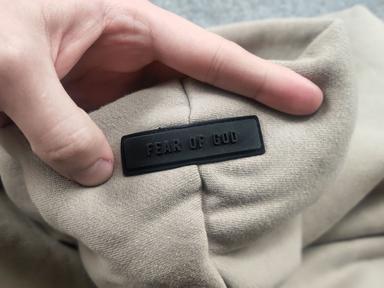 Fear of God Essentials Fear Of God Logo Pocket Oversized 90's Fit Hoodie Size US S / EU 44-46 / 1 - 12 Thumbnail