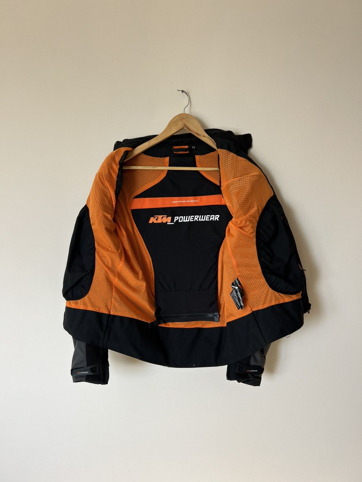 Fox Racing VTG KTM MOTO RACING FERARRI MALBORO TYPE 90s jacket Size US M / EU 48-50 / 2 - 6 Thumbnail