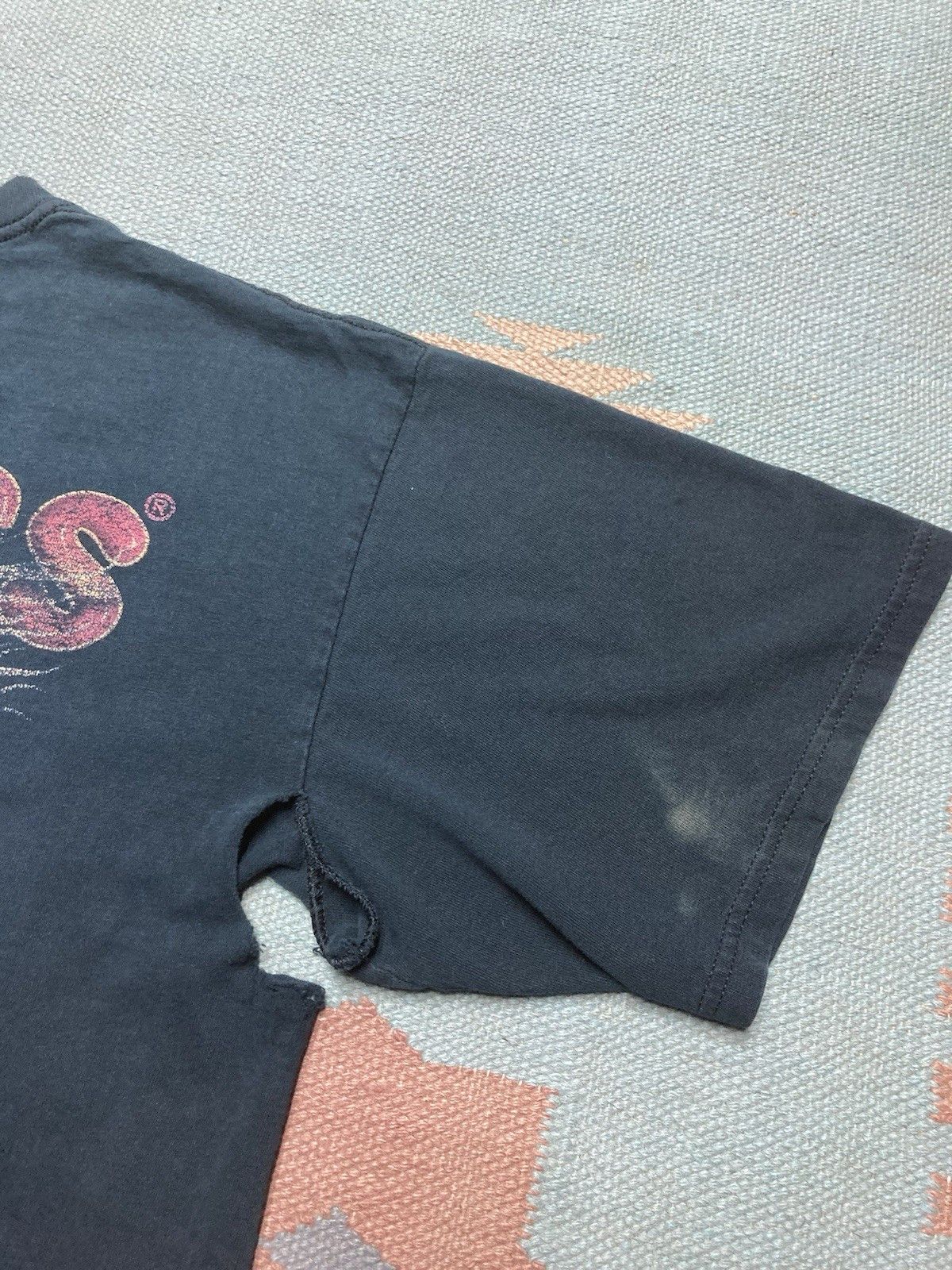 Vintage t shirt hooters restaurant hot wings angel distressed fade L Size US L / EU 52-54 / 3 - 9 Thumbnail