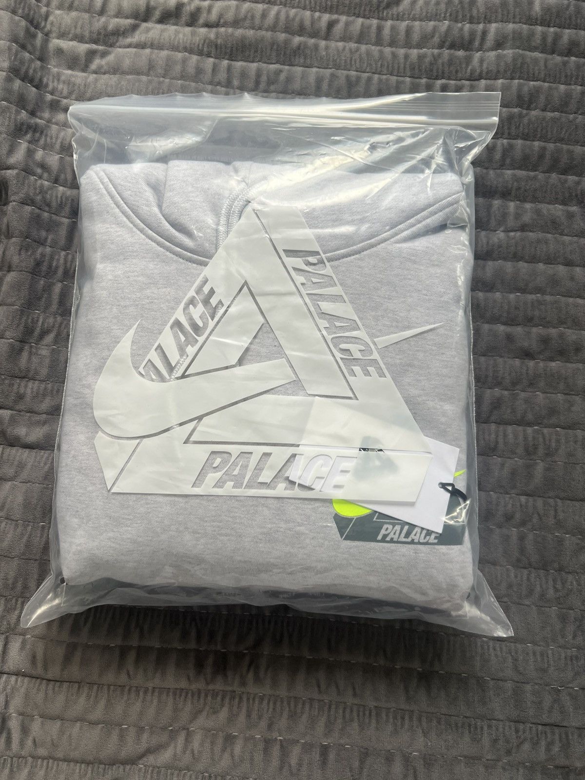 Palace Palace x Nike Tri Swoosh Hood Black Size Large *PRE ORDER