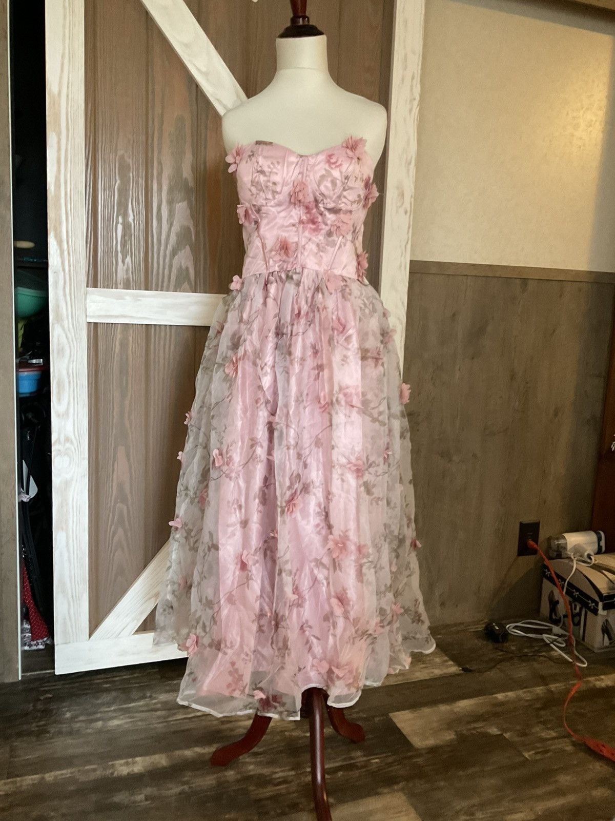 Other Pink floral strapless gown w/attached flowers. Lace-up back Size XL / US 12-14 / IT 48-50 - 6 Thumbnail