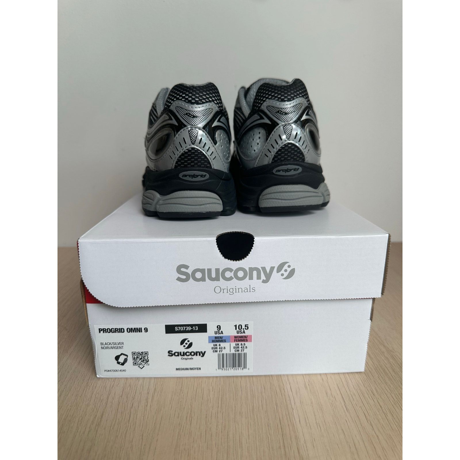 Saucony Saucony Progrid Omni 9 Black/Silver Sneaker - Size 9M - New Size US 9 / EU 42 - 9 Thumbnail