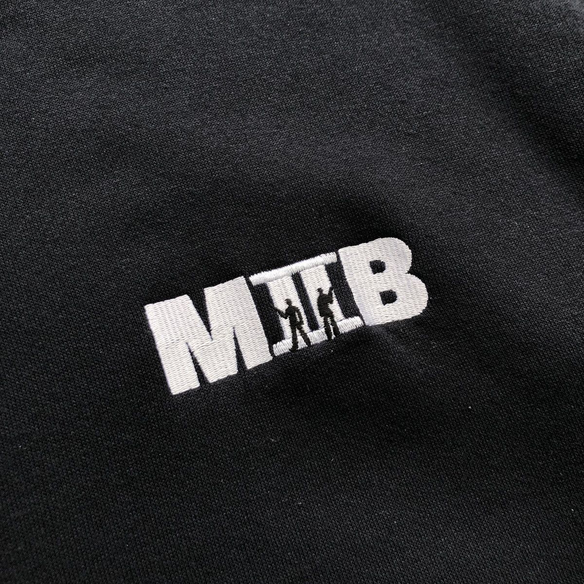 Vintage Tultex MIIB 2002 Mens in Black Movie Vintage 00’s Sweatshirt Size US M / EU 48-50 / 2 - 5 Thumbnail