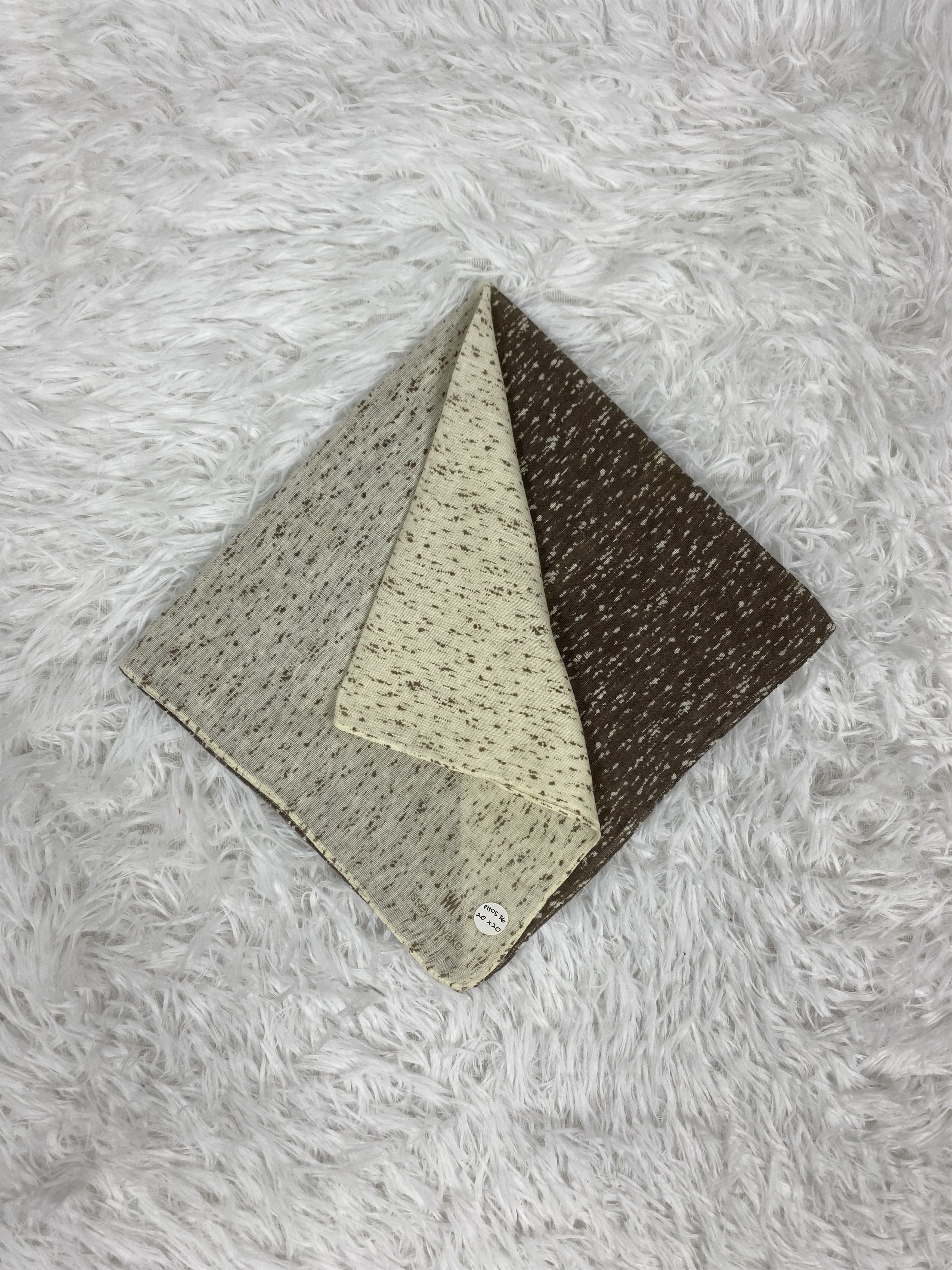 Issey Miyake Vintage Issey Miyake Handkerchief Neckerchief PH0536 Size ONE SIZE - 1 Thumbnail