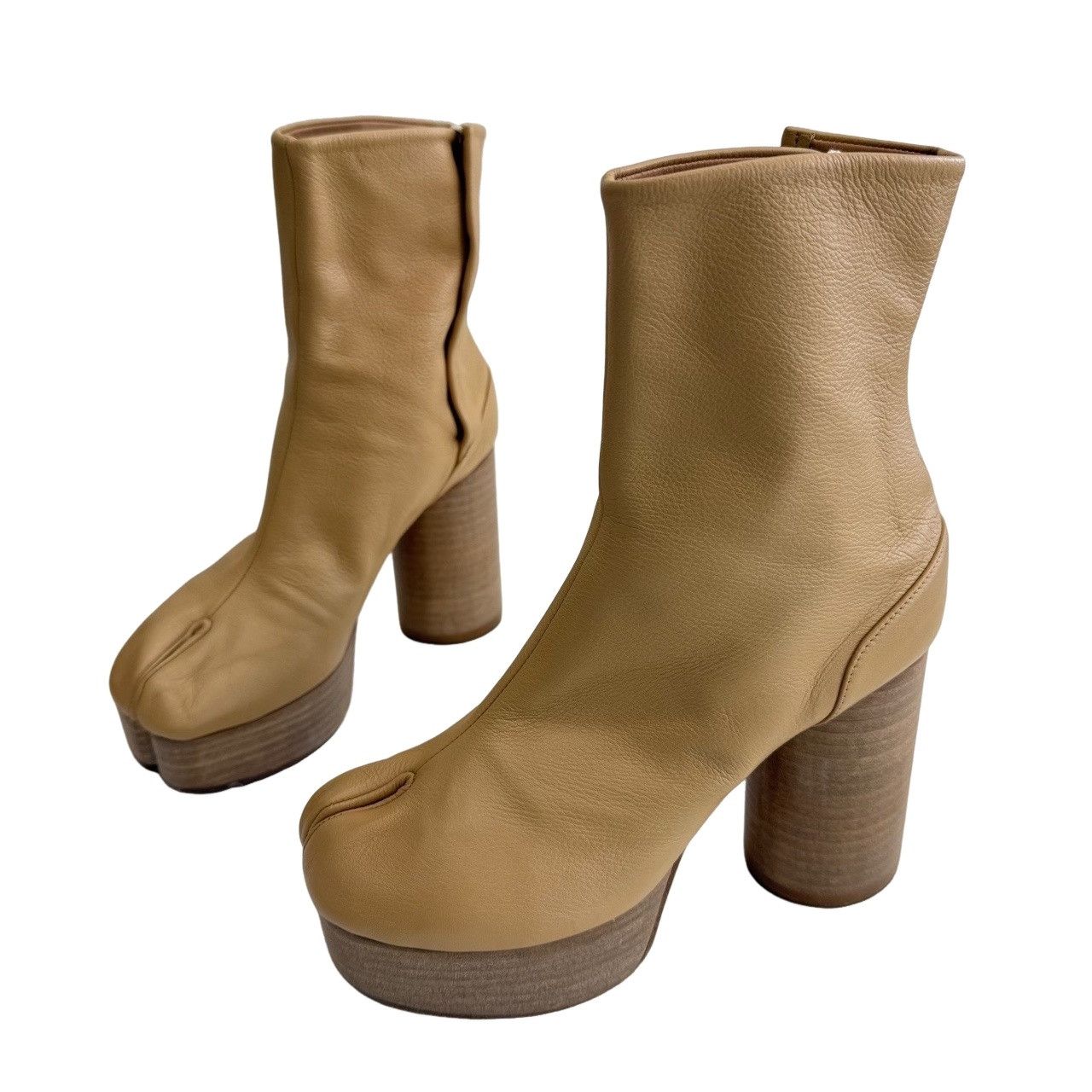 Maison Margiela Maison Margiela Beige Leather Tabi Platform Boots Size 35 Size US 5 / IT 35 - 1 Thumbnail
