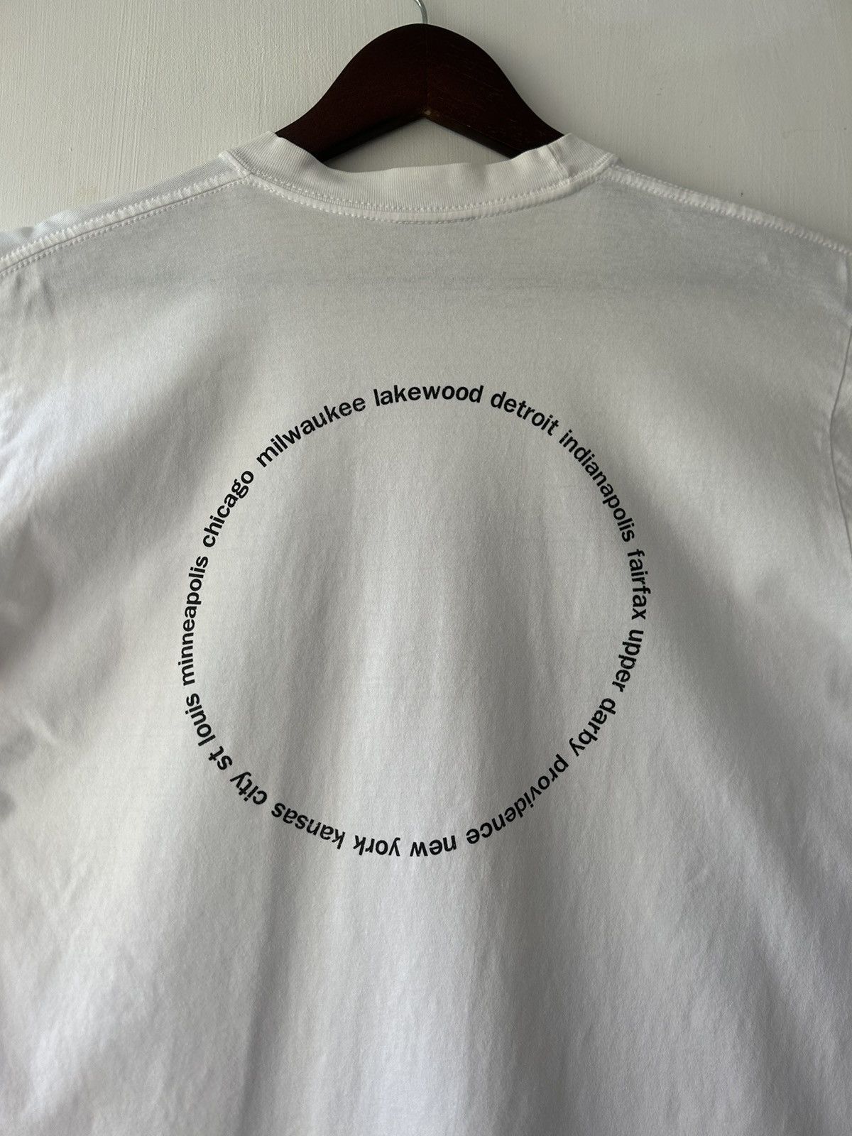 Band Tees Vintage 1994 Oasis Box Logo Tour Tshirt Size US M / EU 48-50 / 2 - 5 Thumbnail