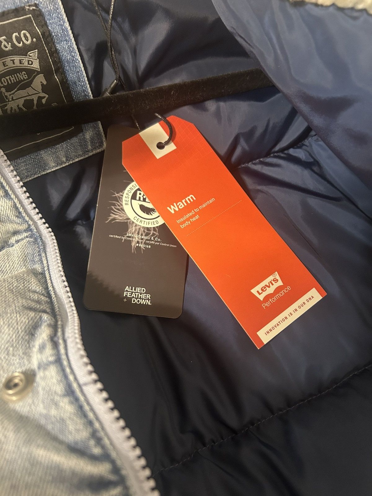 Levi's Levi’s Oversized Denim Lightwash Puffer Jacket Size US M / EU 48-50 / 2 - 3 Thumbnail
