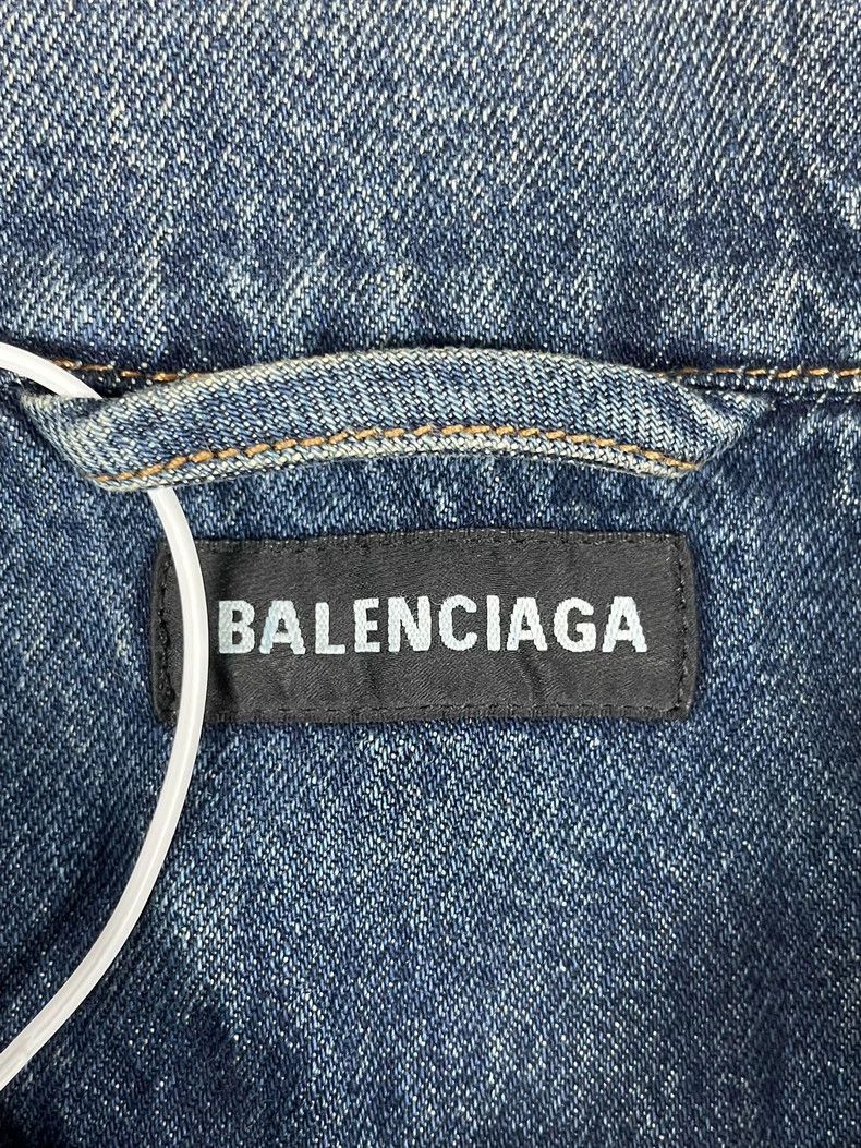 Balenciaga Balenciaga denim jacket with back logo Size US L / EU 52-54 / 3 - 6 Thumbnail