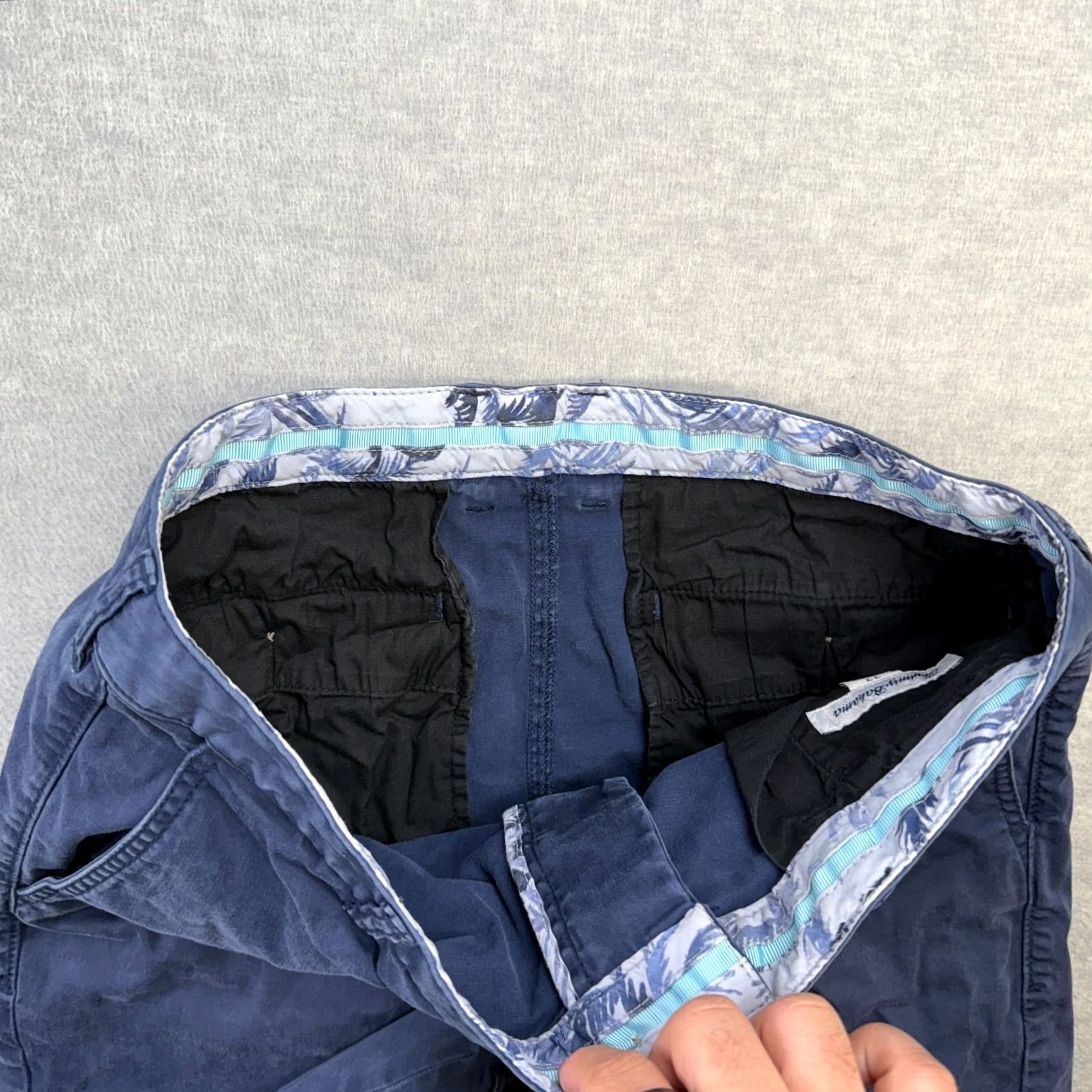 Tommy Bahama VINTAGE: None -> (ignore) Size US 33 - 7 Thumbnail