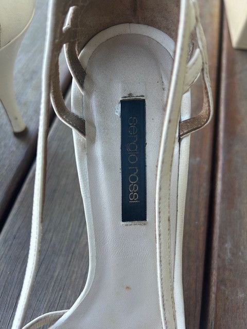 Sergio Rossi Sergio Rossi White Pumps Size US 9 / IT 39 - 6 Thumbnail