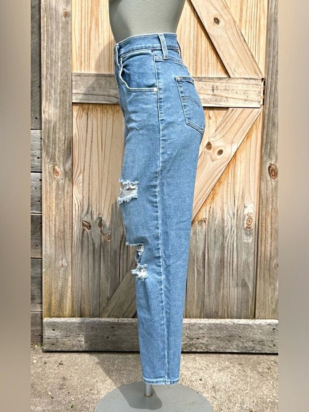 Levi's Levis Silver Tab Stretch Distress Denim High Rise Mom Jeans Size 28" / US 6 / IT 42 - 2 Thumbnail