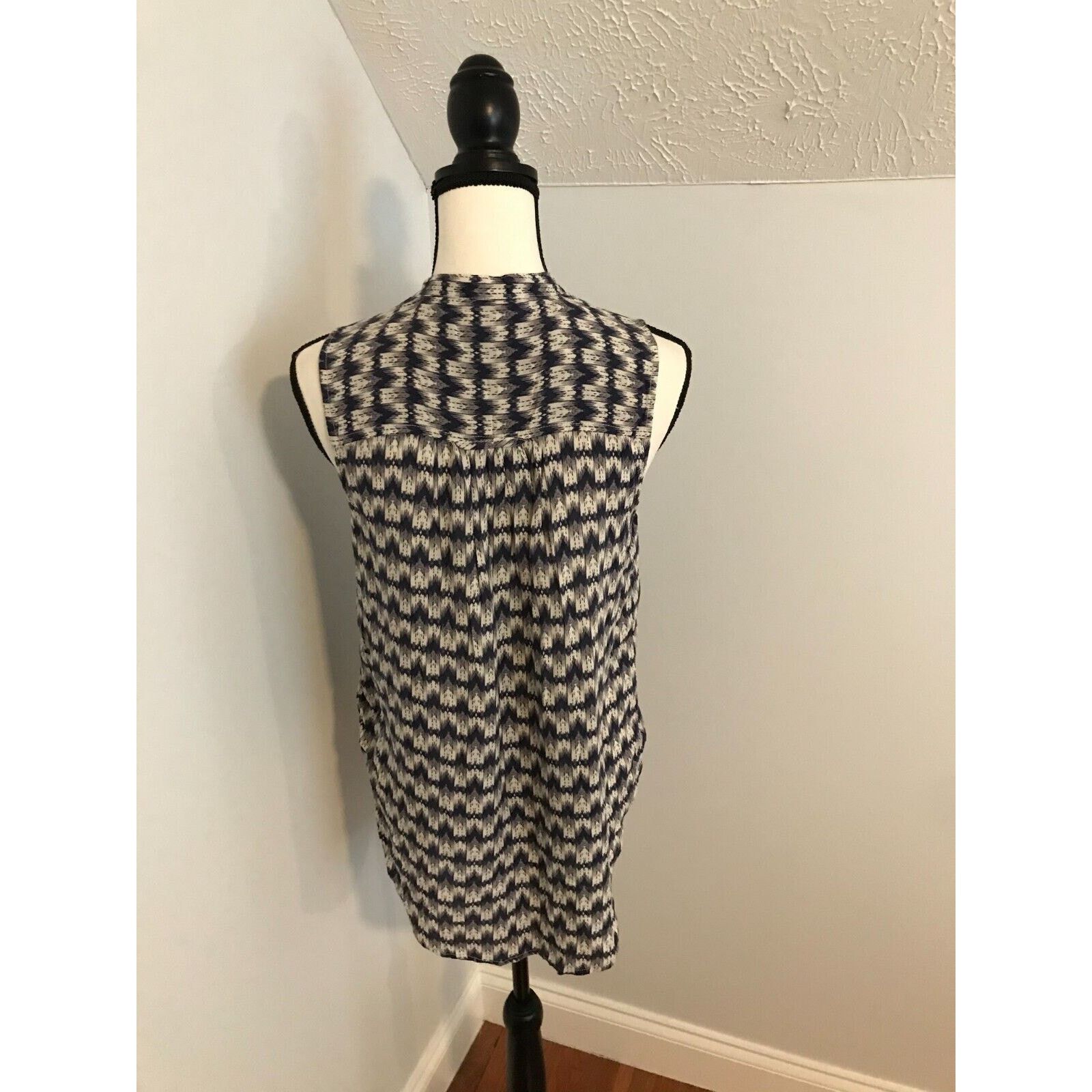 Anthropologie Anthropologie Maeve Petunia Pintucked Blue Tank - Size Small Size S / US 4 / IT 40 - 3 Thumbnail